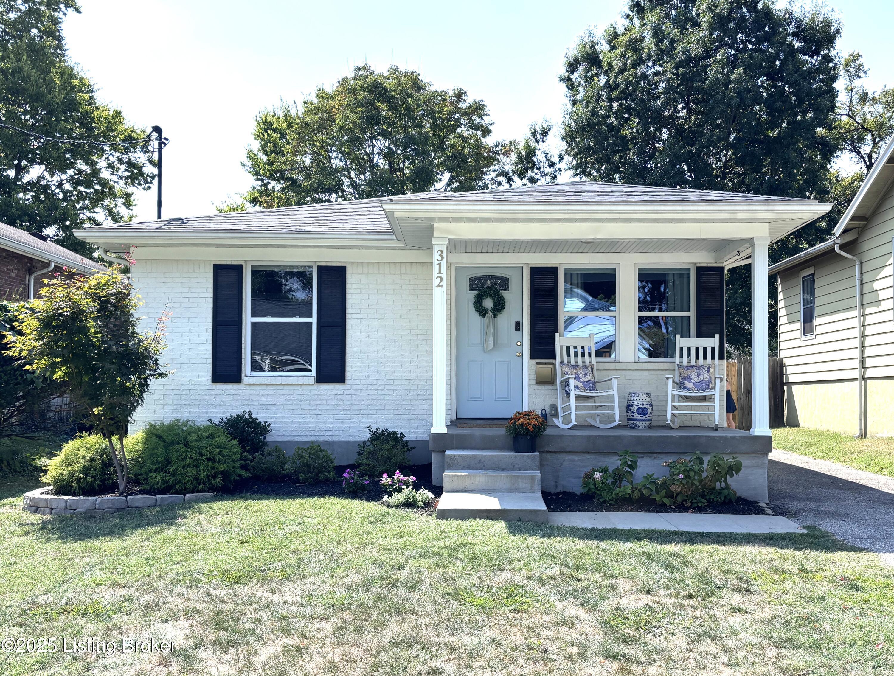 312 Clover Ln