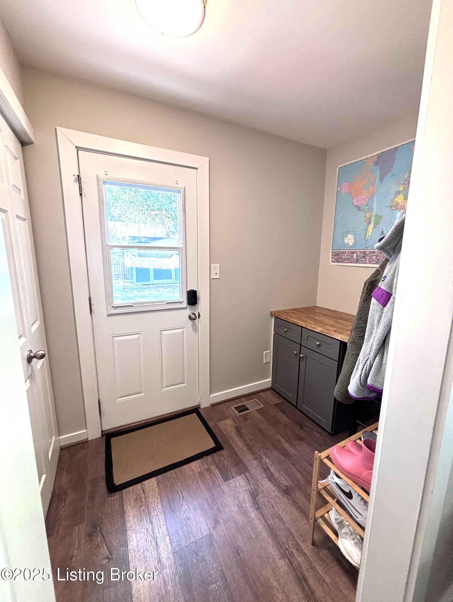 312 Clover Ln