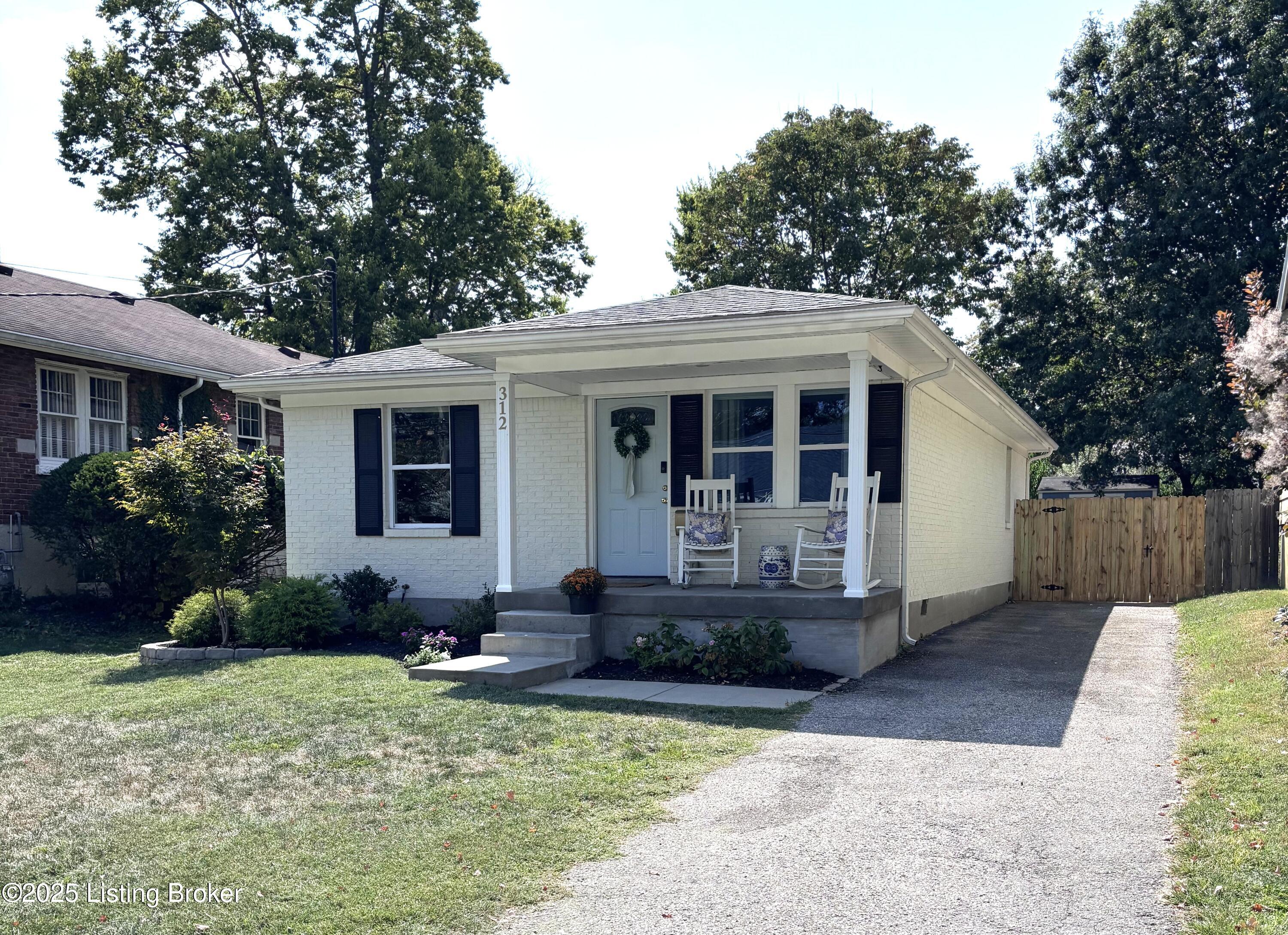 312 Clover Ln