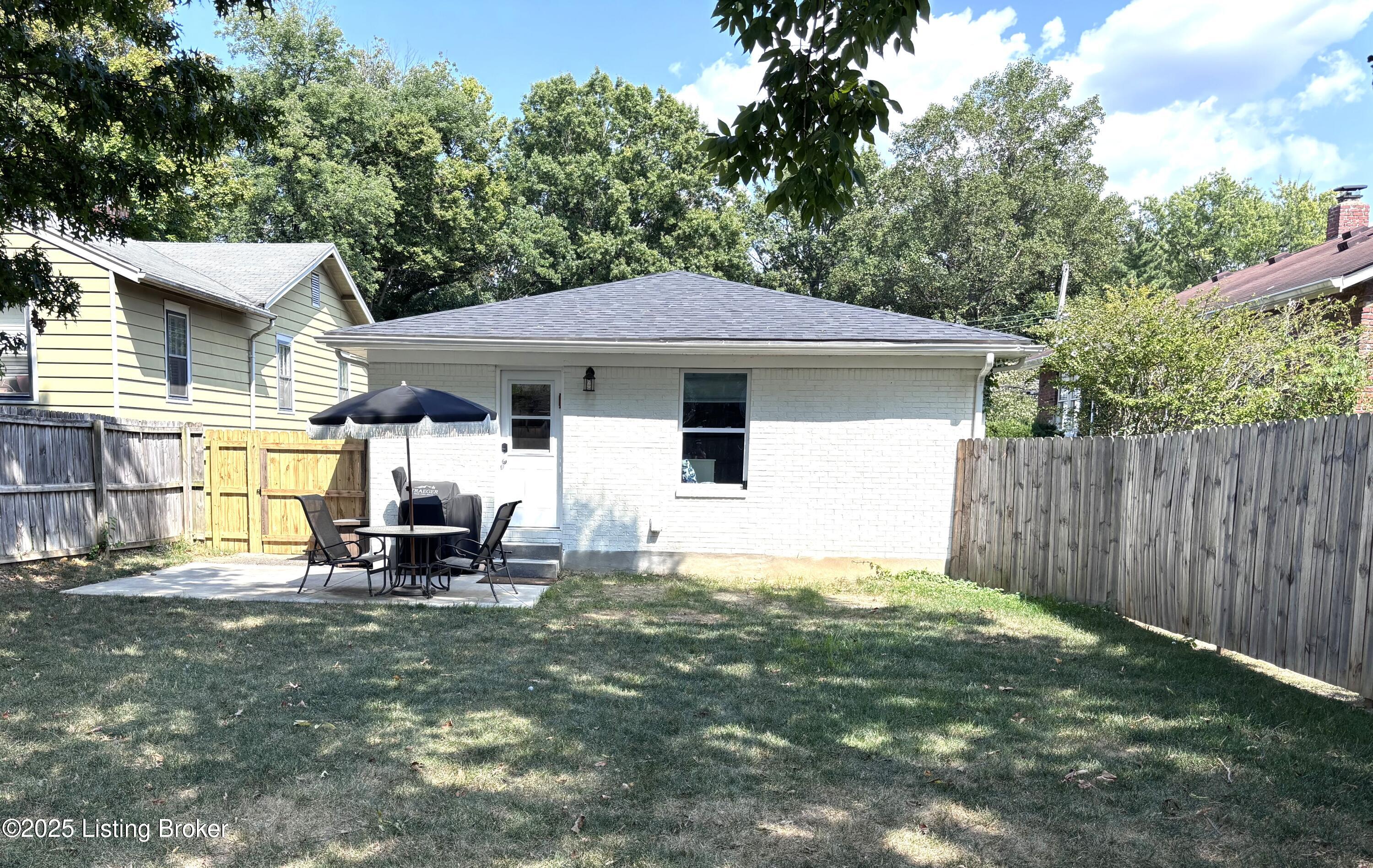 312 Clover Ln