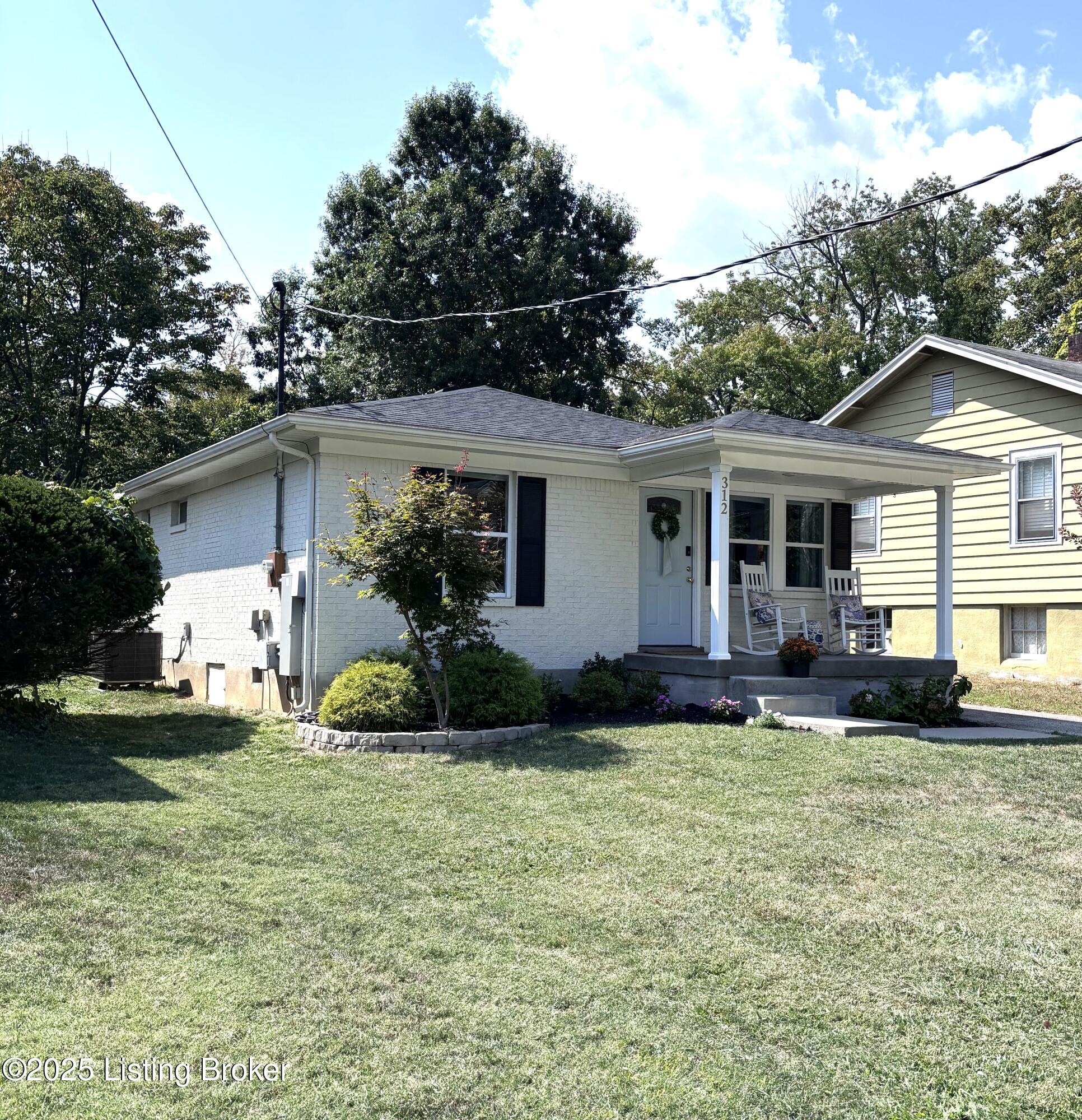 312 Clover Ln