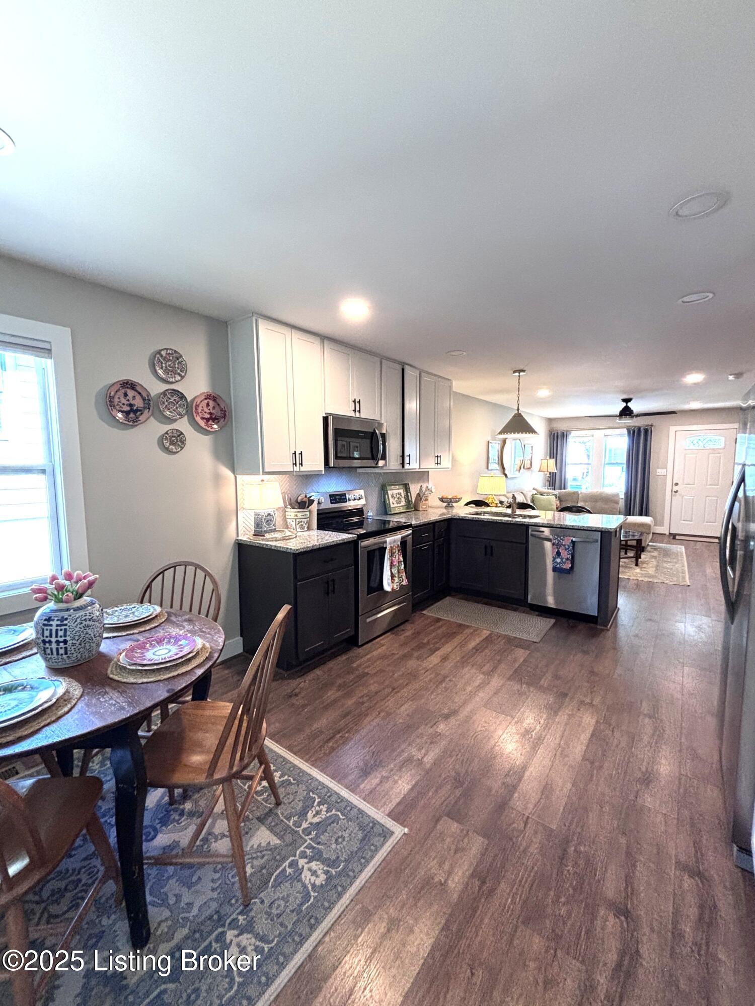 312 Clover Ln