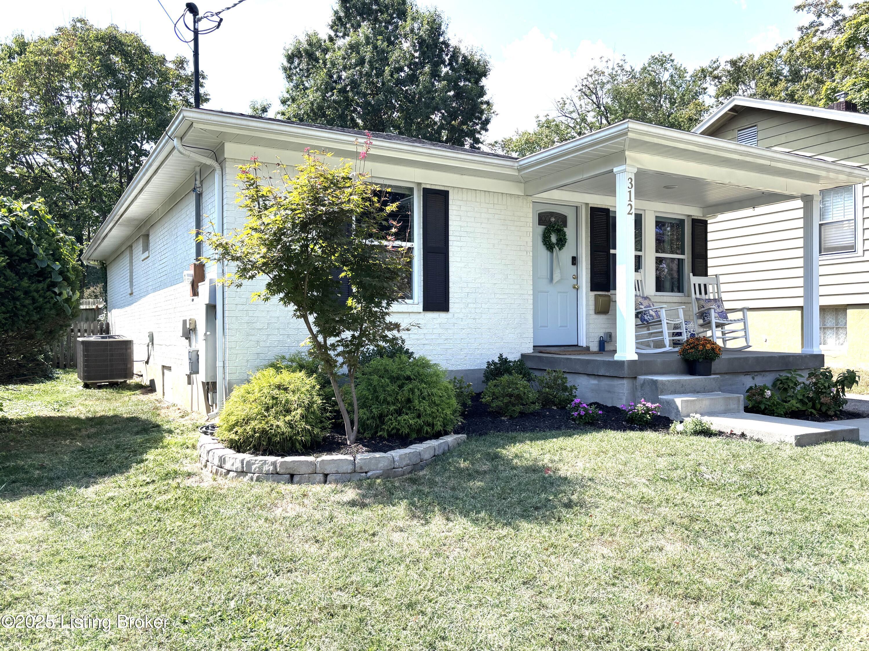 312 Clover Ln