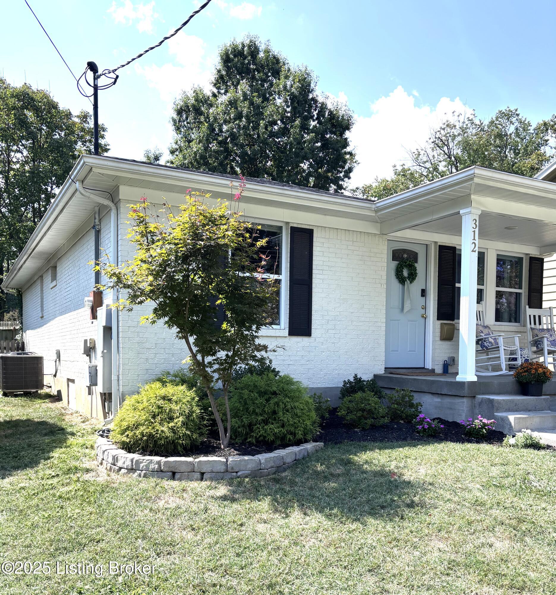312 Clover Ln