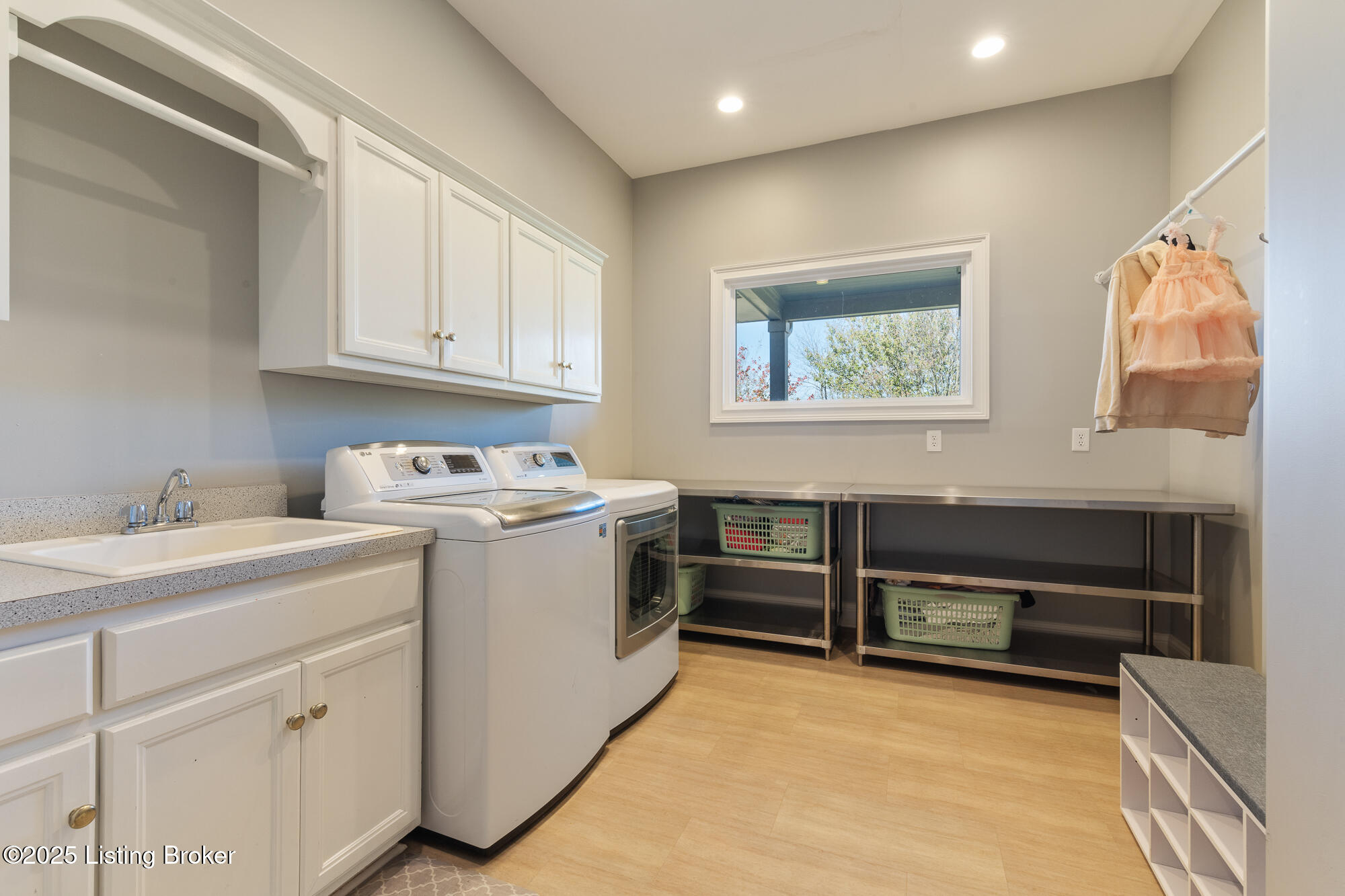 7421 Cedar Bluff Ct