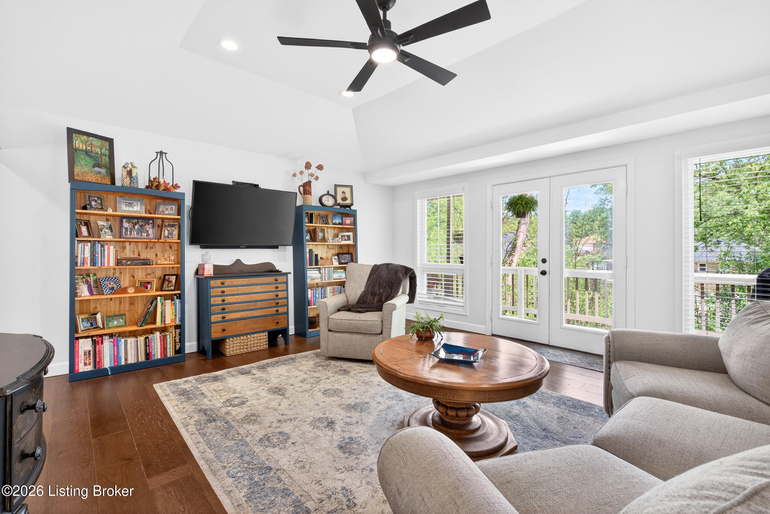 1027 Rollingwood Ln