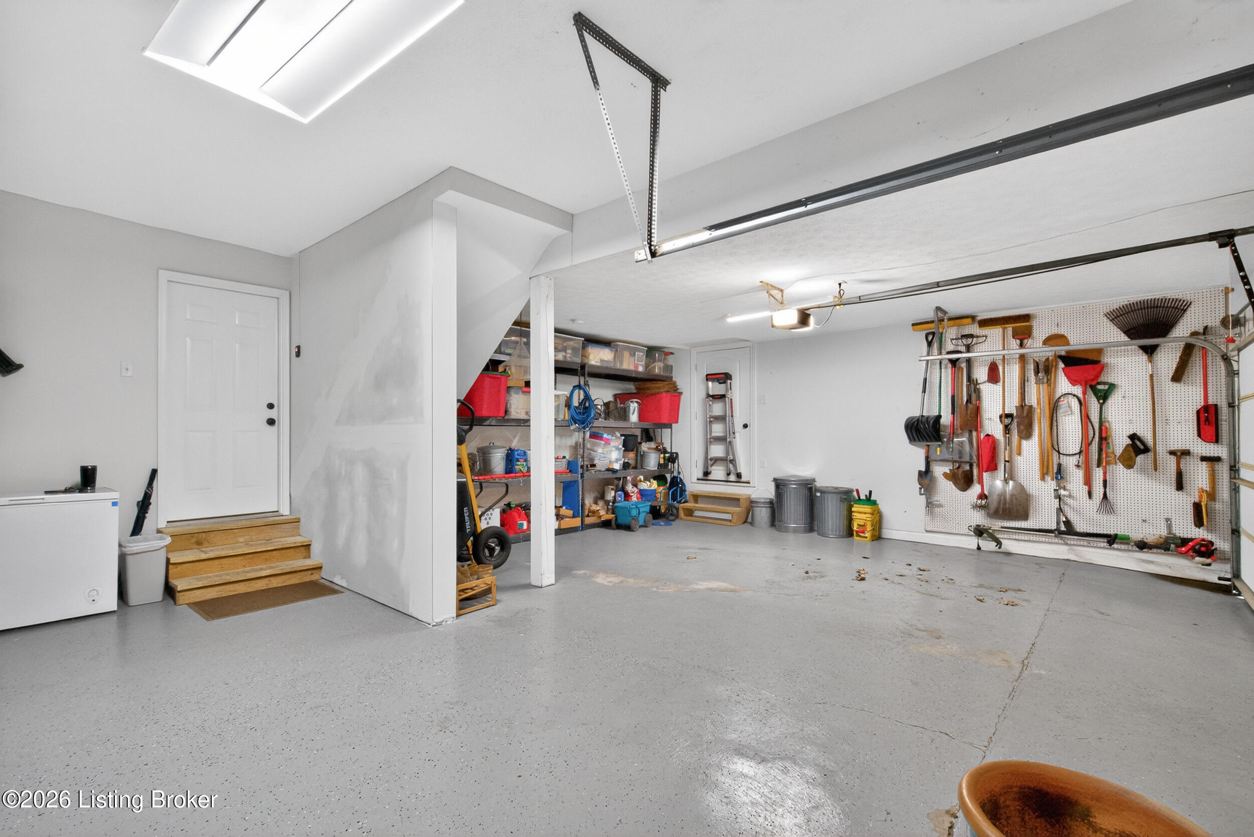 1027 Rollingwood Ln