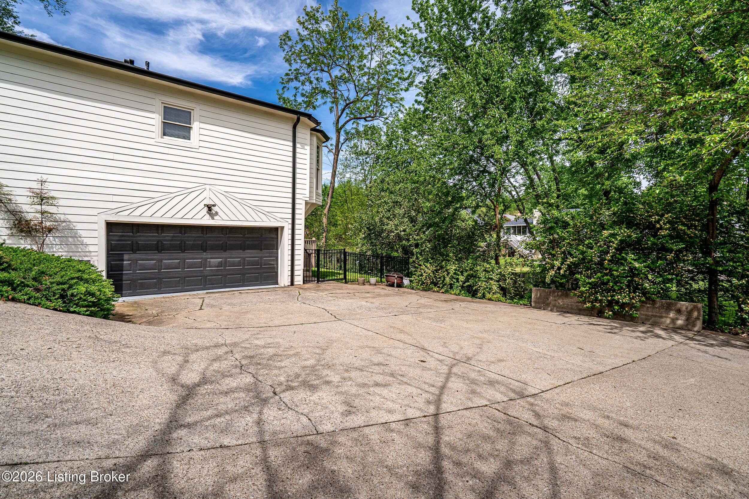 1027 Rollingwood Ln