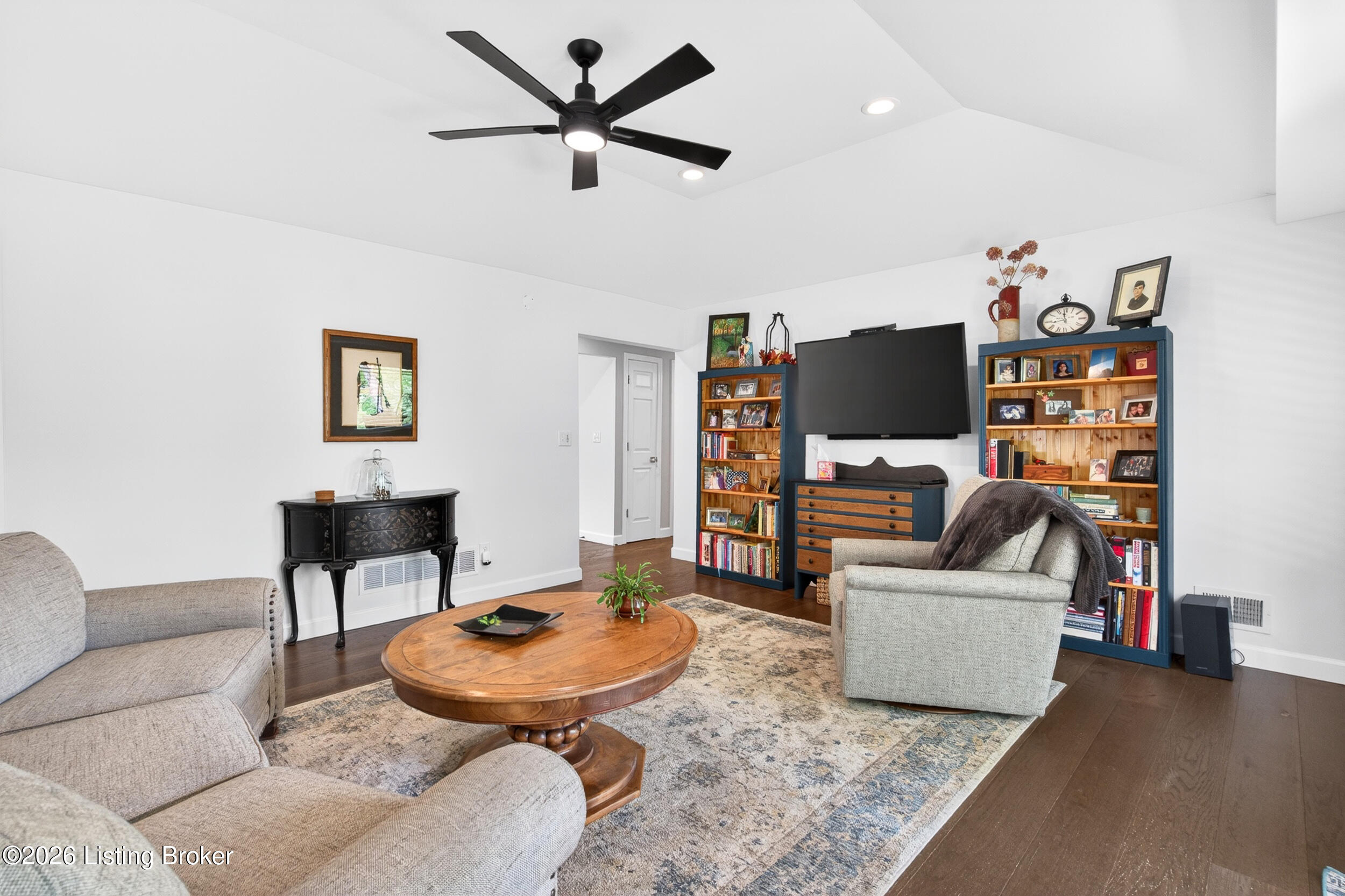 1027 Rollingwood Ln