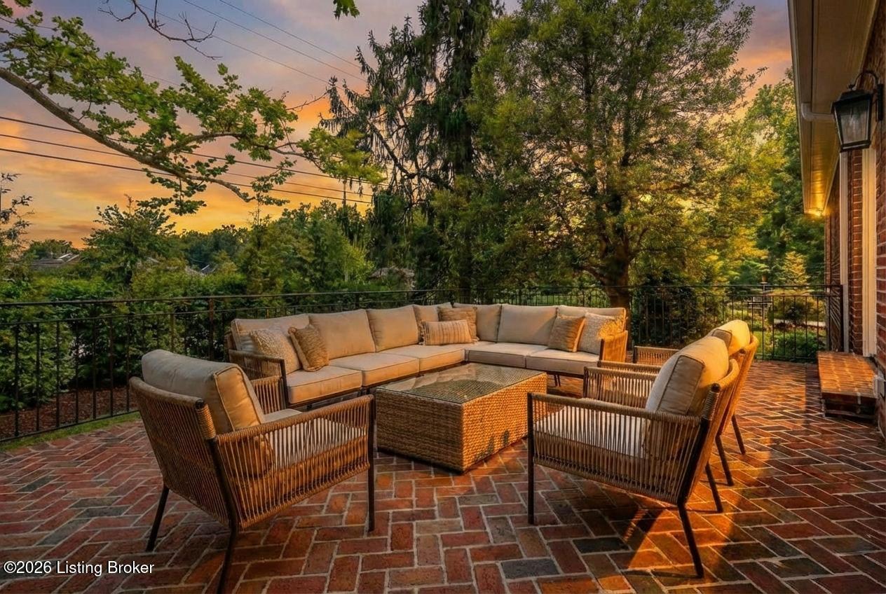 401 Stonehaven Commons Ct
