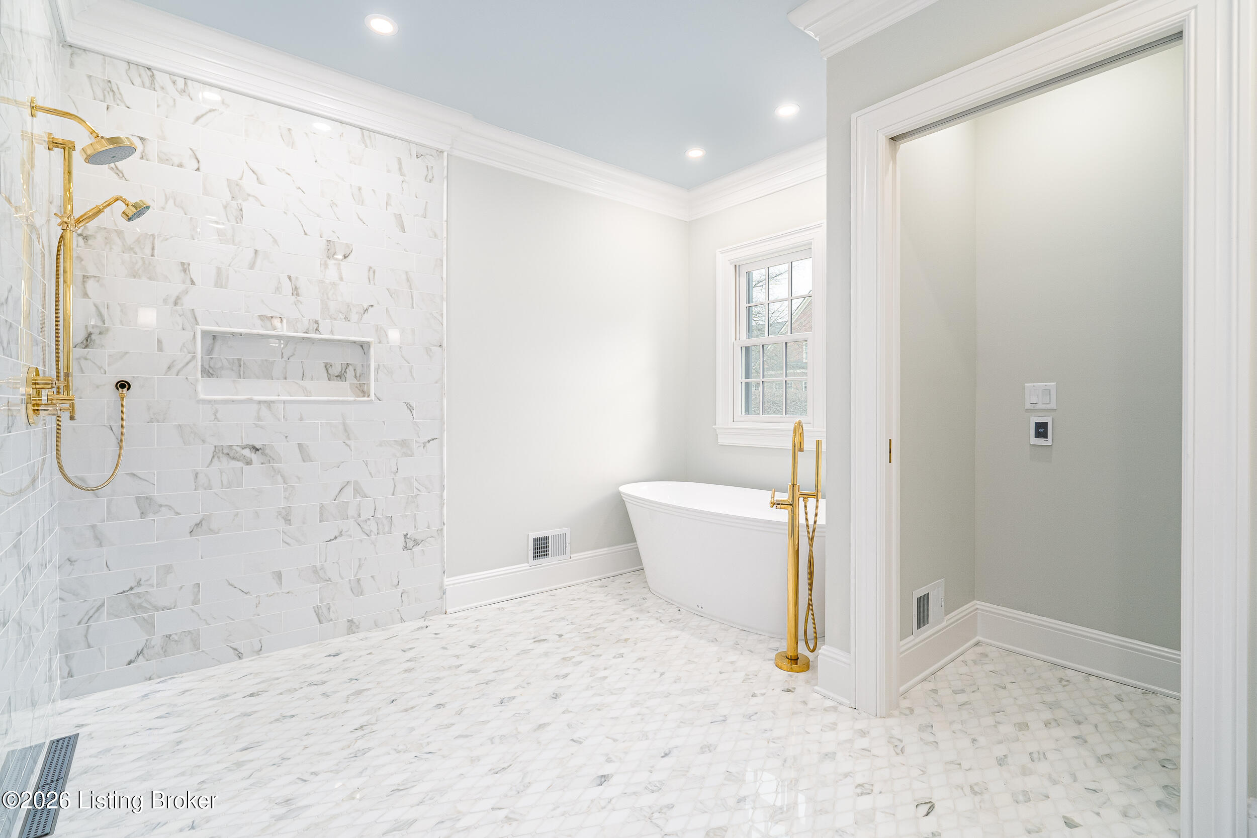 401 Stonehaven Commons Ct