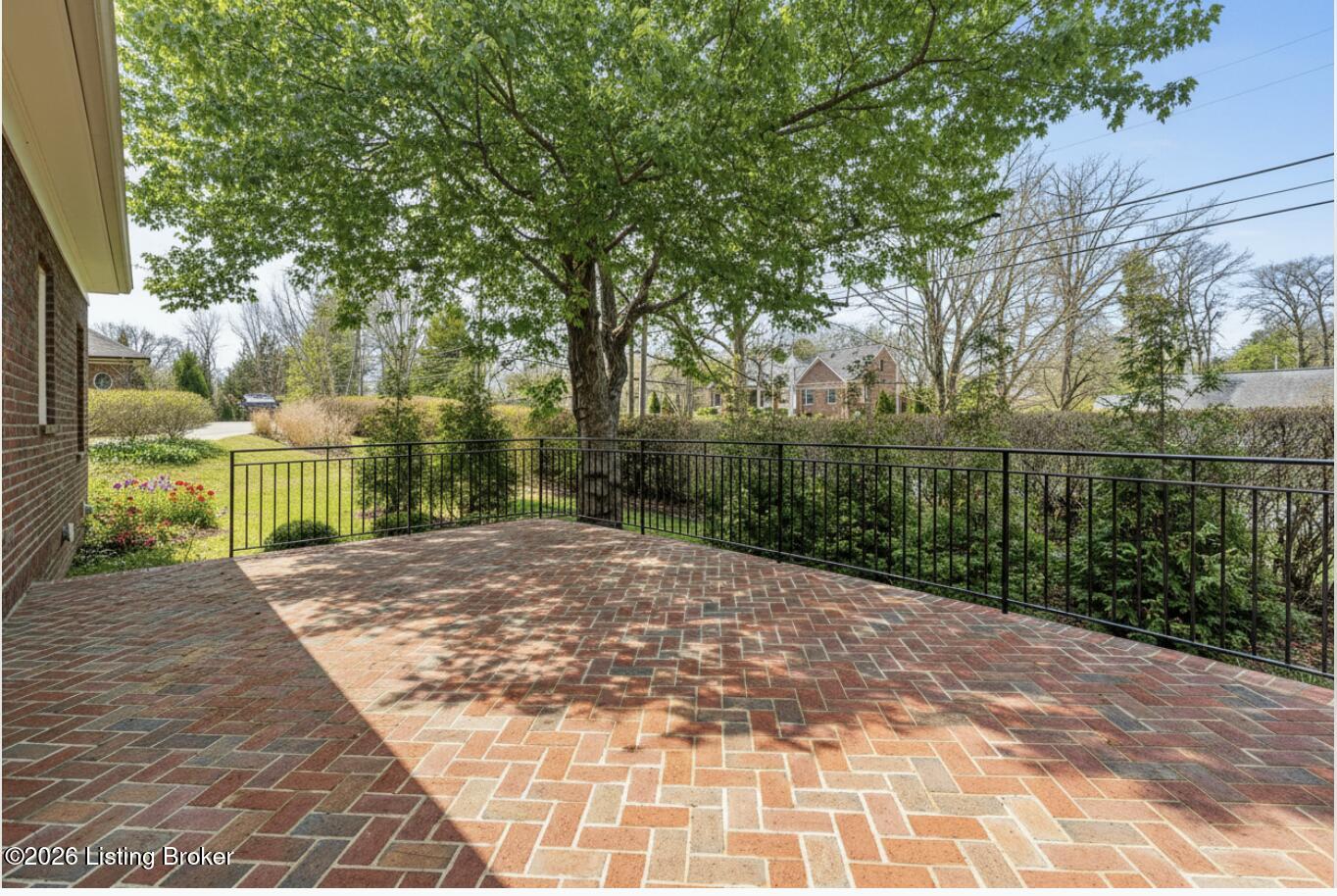 401 Stonehaven Commons Ct
