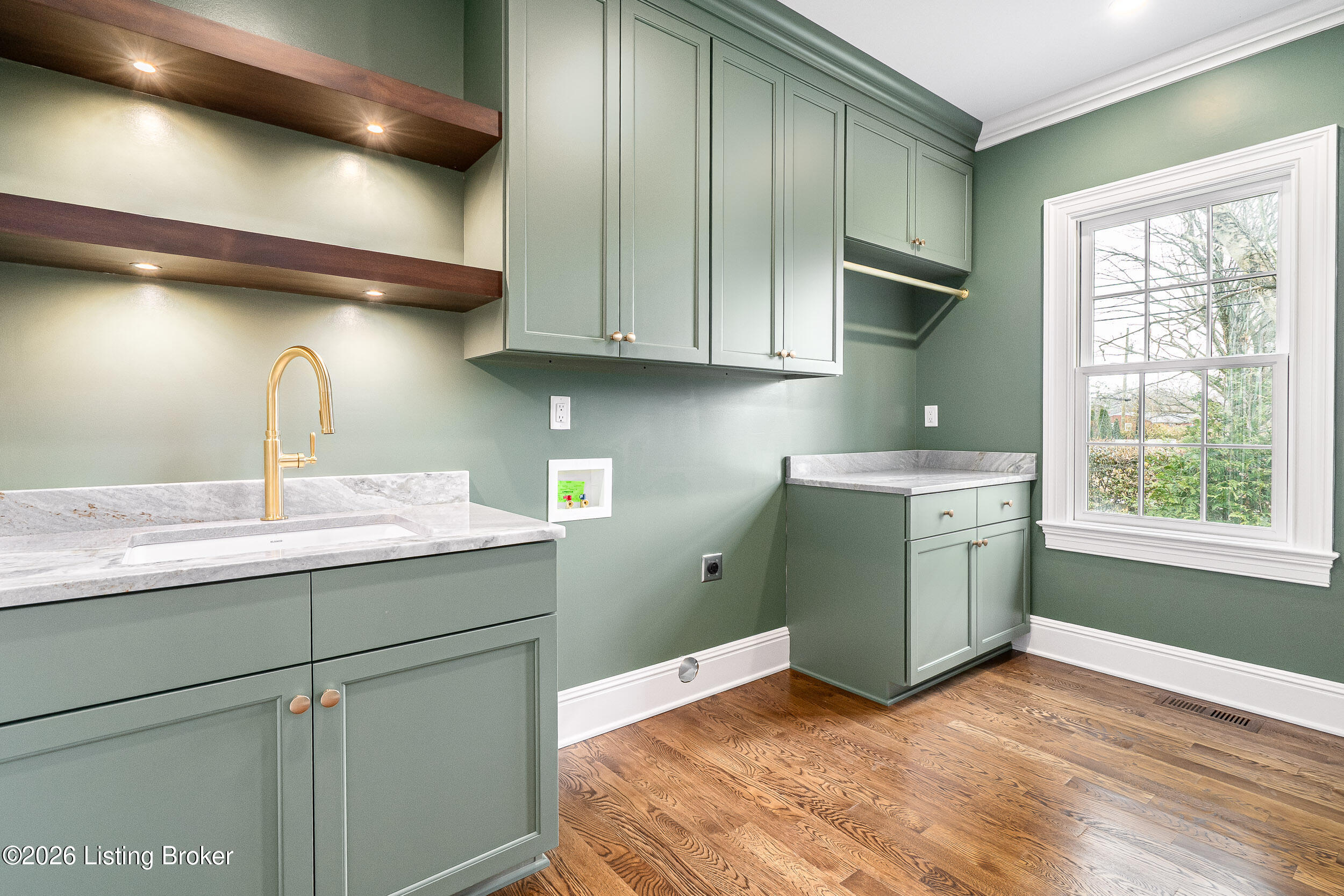 401 Stonehaven Commons Ct
