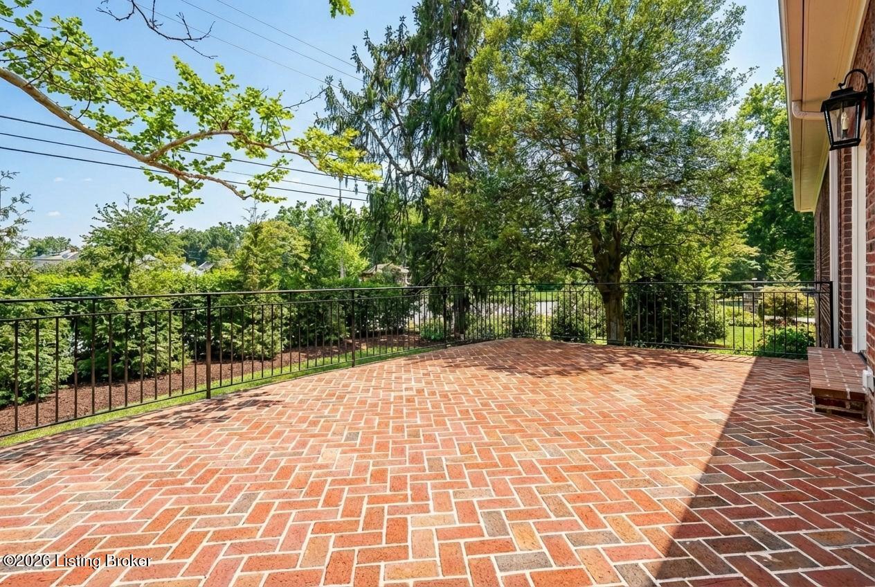 401 Stonehaven Commons Ct