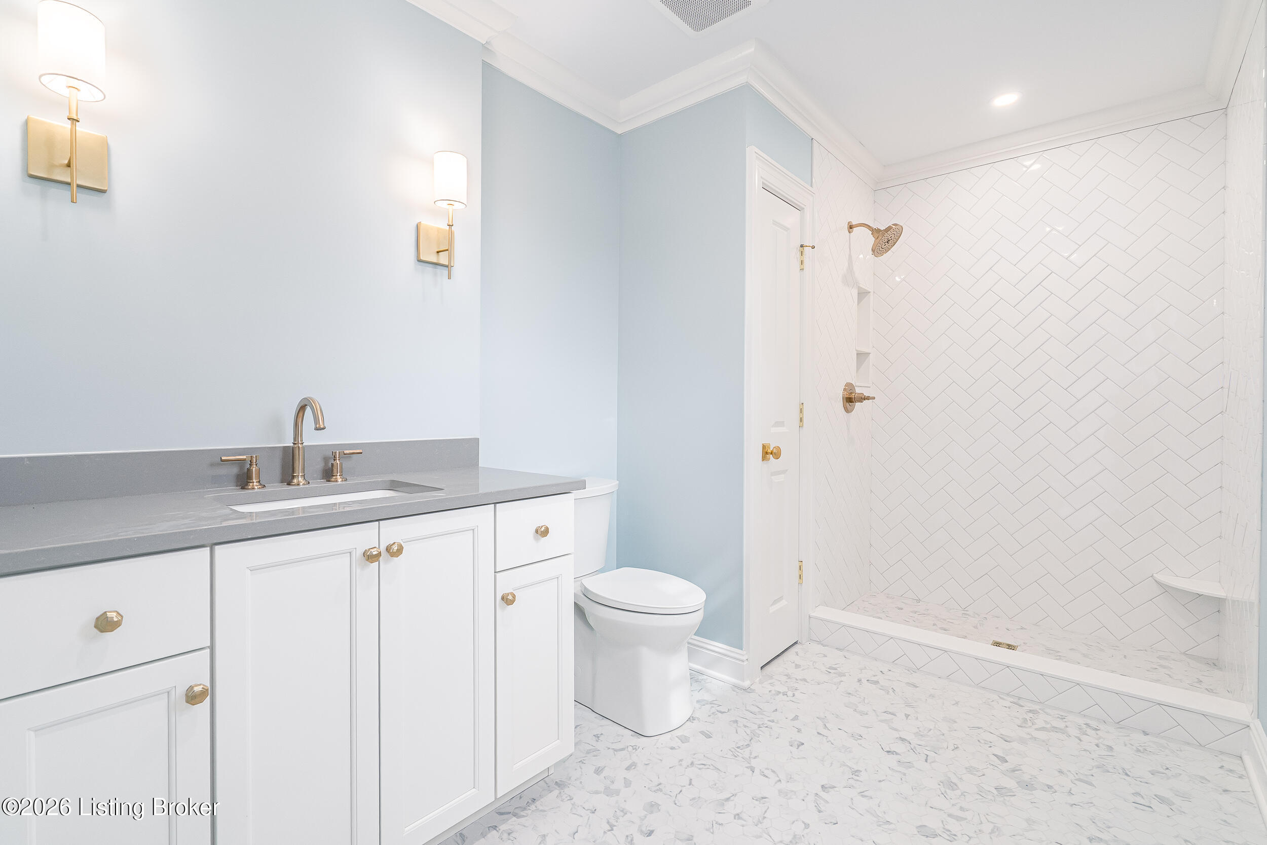 401 Stonehaven Commons Ct