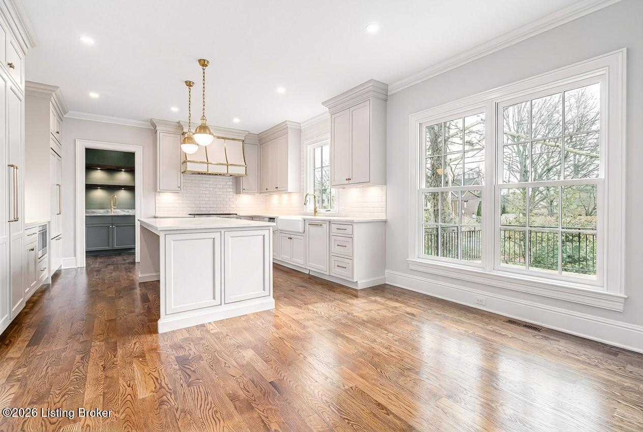 401 Stonehaven Commons Ct
