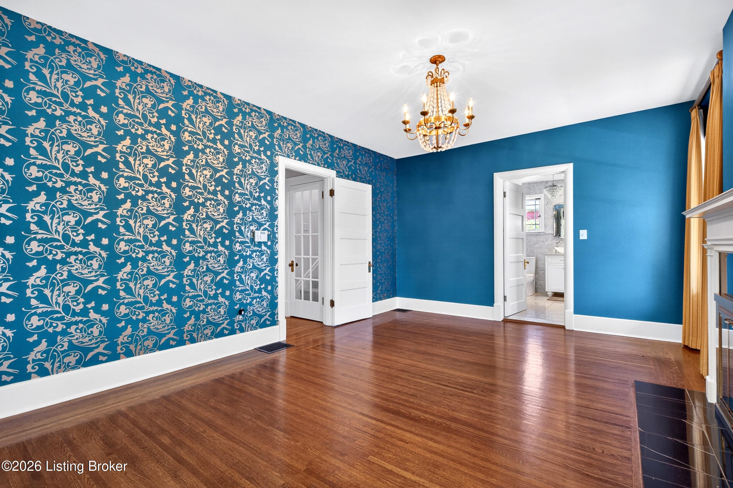 1061 Everett Ave