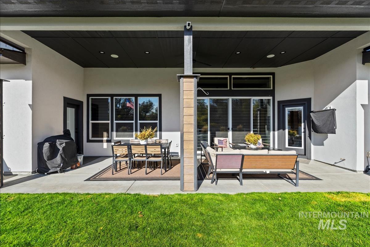 8749 W Suttle Lake Dr