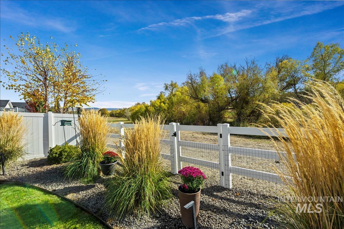 8749 W Suttle Lake Dr