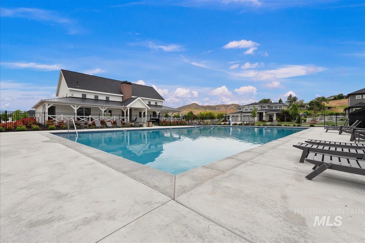 8749 W Suttle Lake Dr