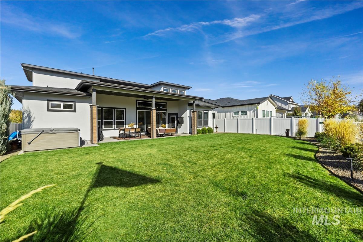 8749 W Suttle Lake Dr