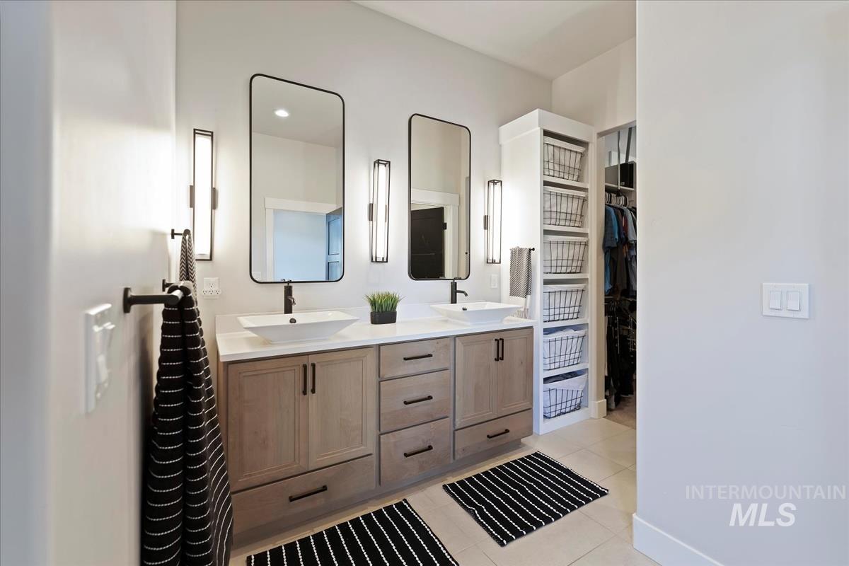 8749 W Suttle Lake Dr