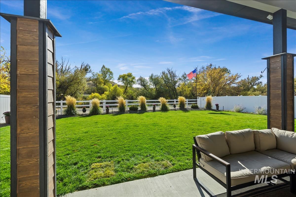 8749 W Suttle Lake Dr