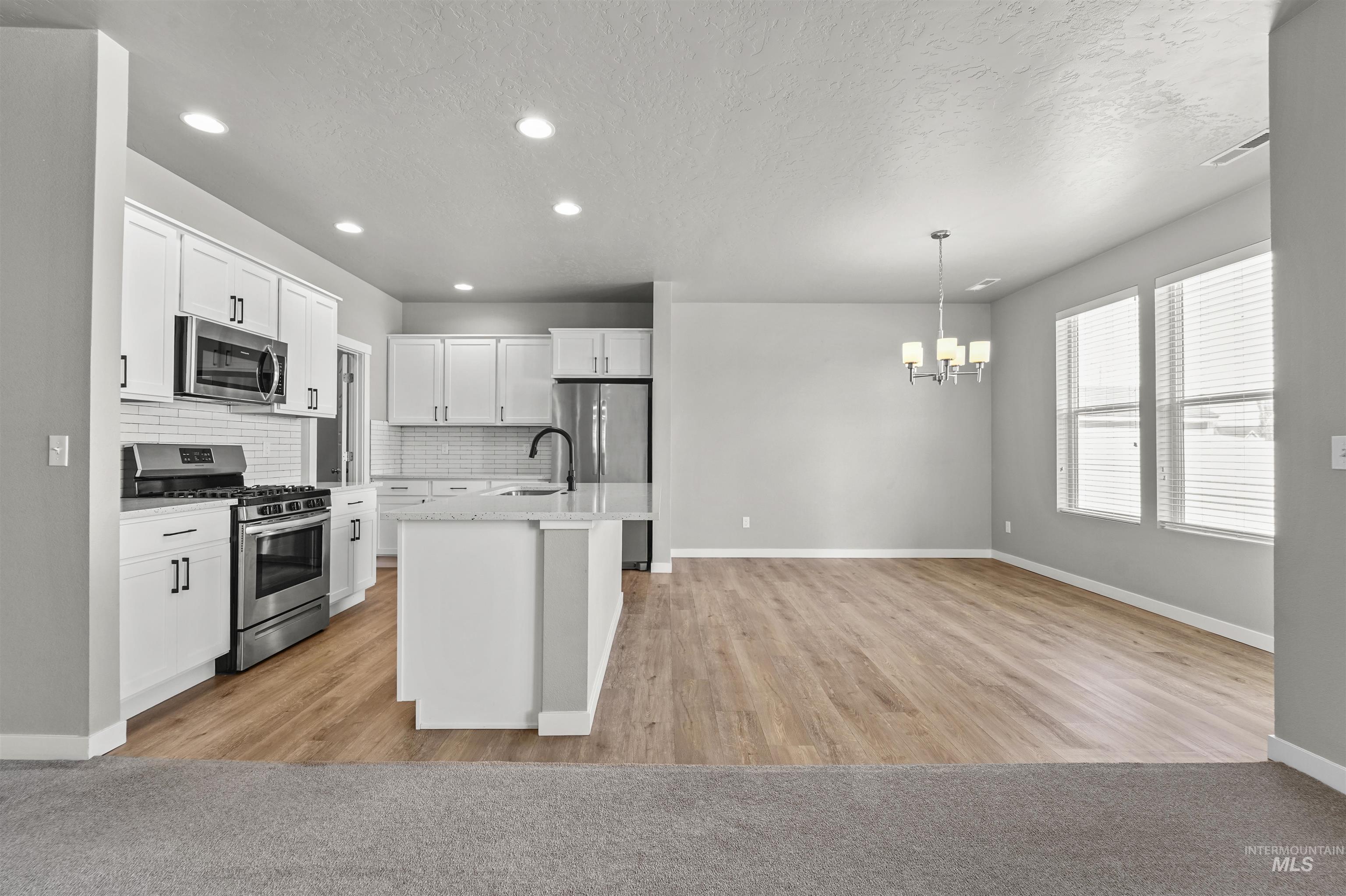 5482 N Maplestone Ave.