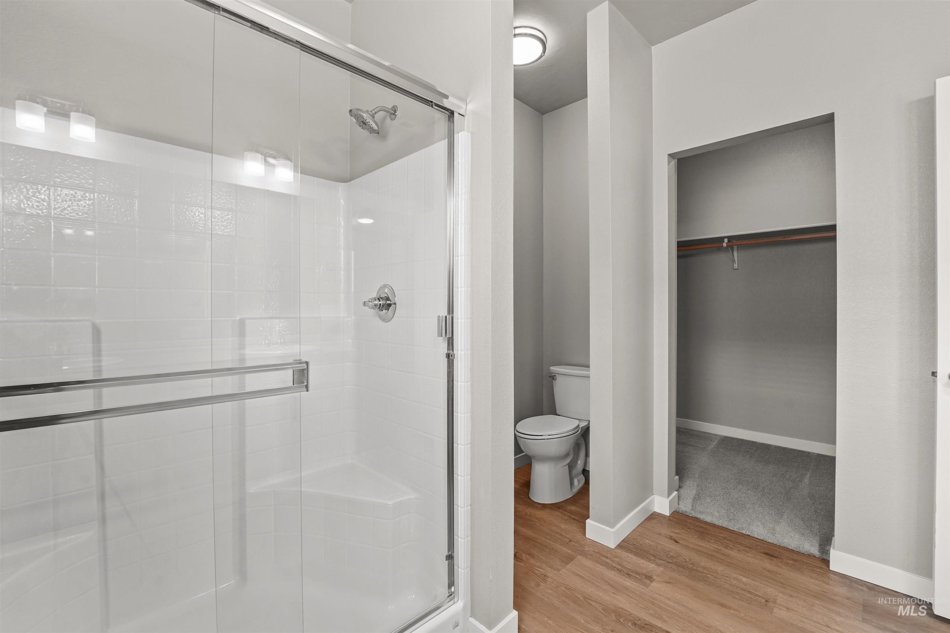 5482 N Maplestone Ave.