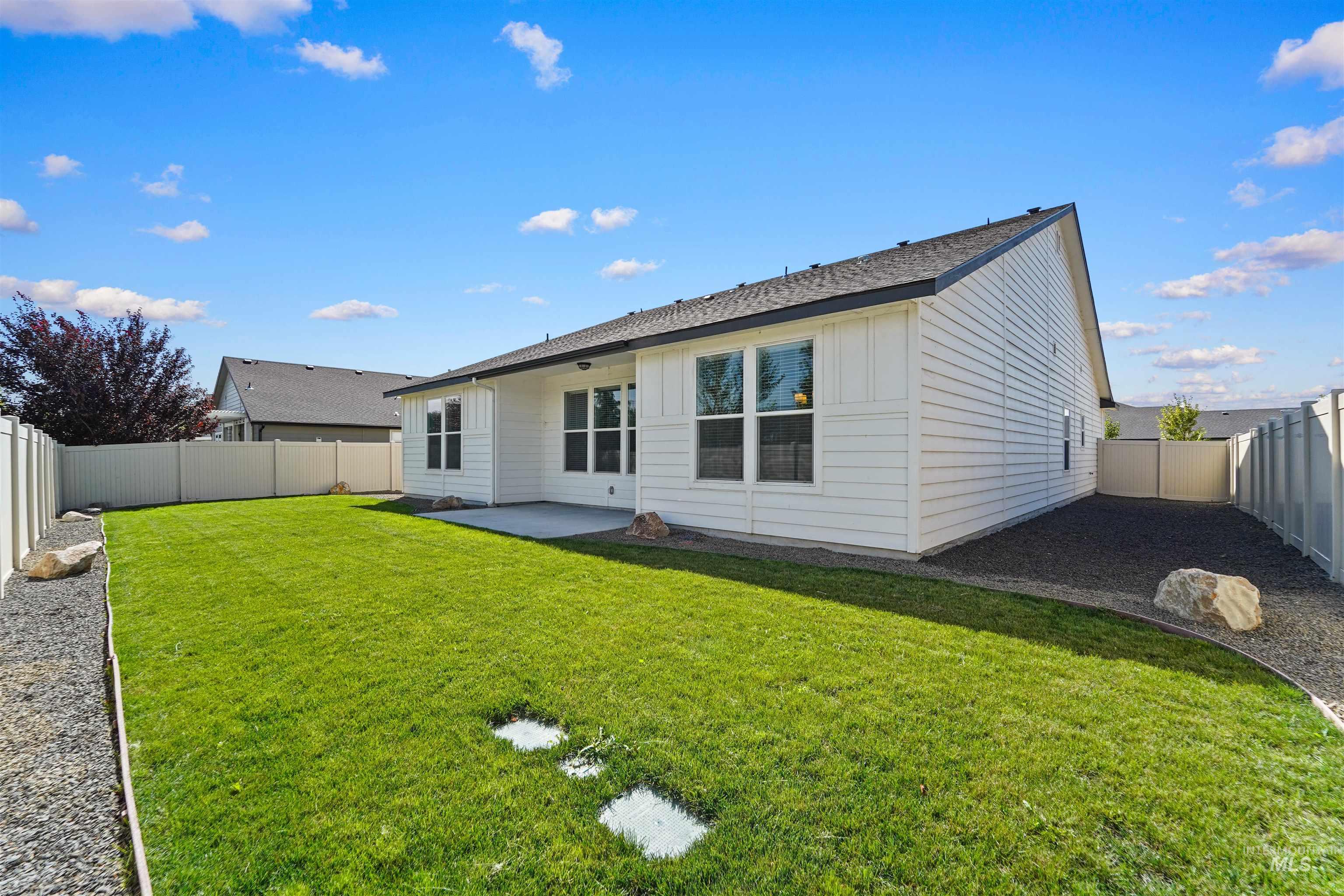 5482 N Maplestone Ave.