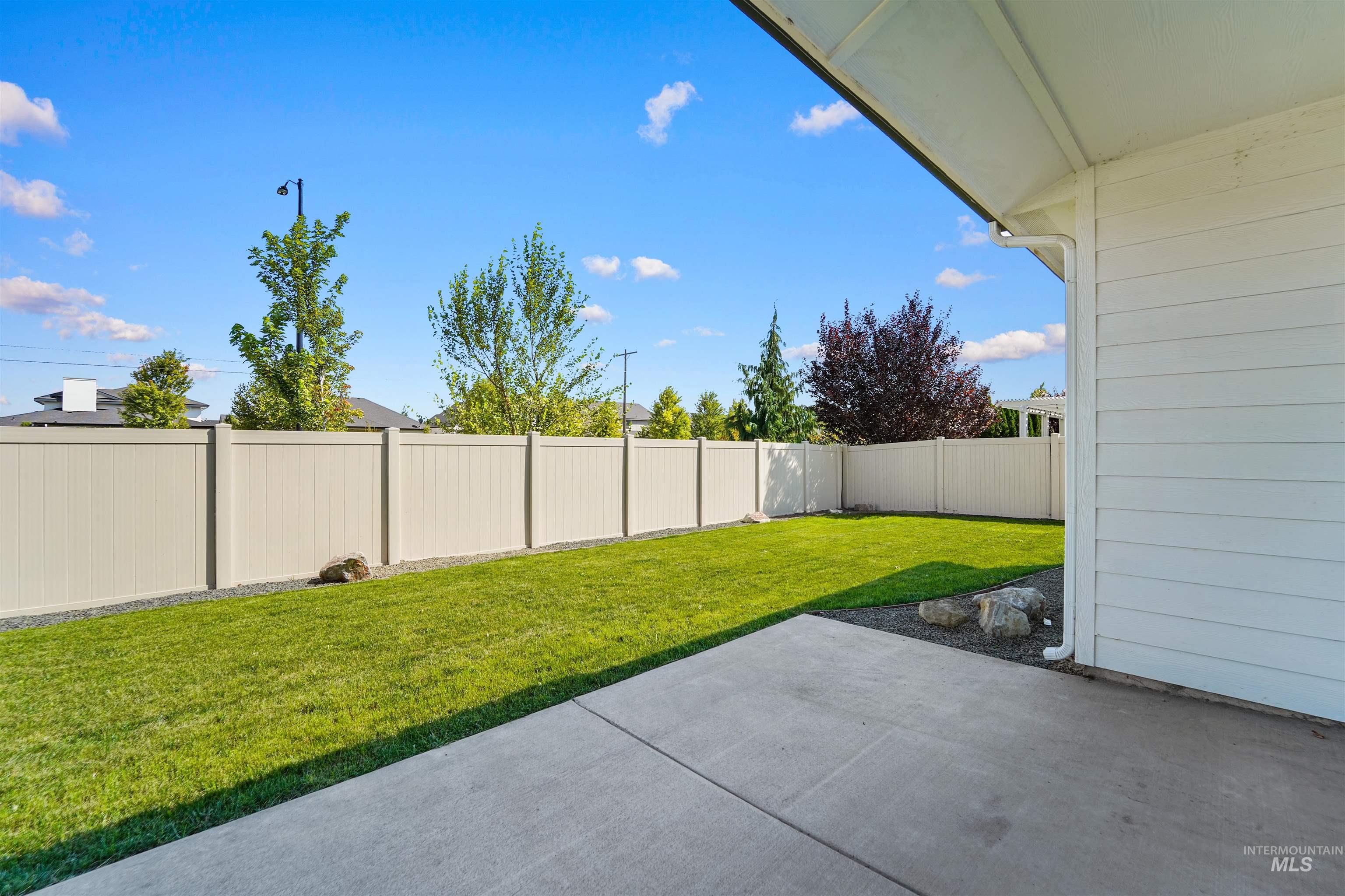 5482 N Maplestone Ave.