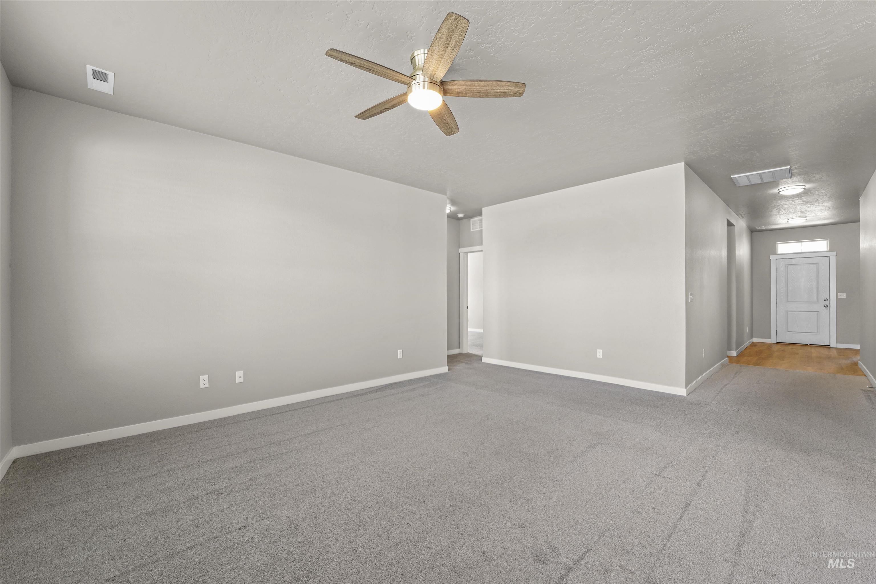 5482 N Maplestone Ave.