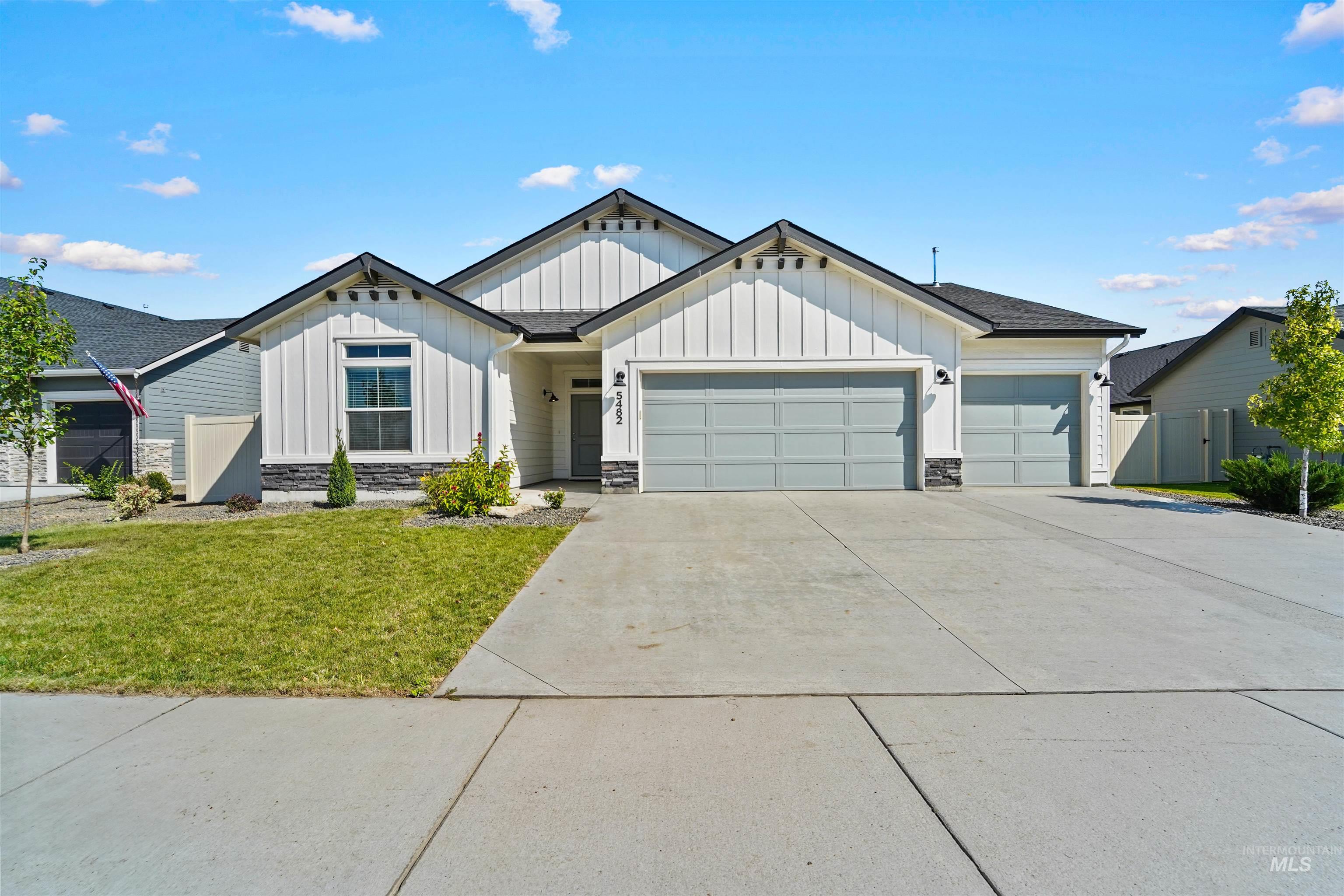 5482 N Maplestone Ave.