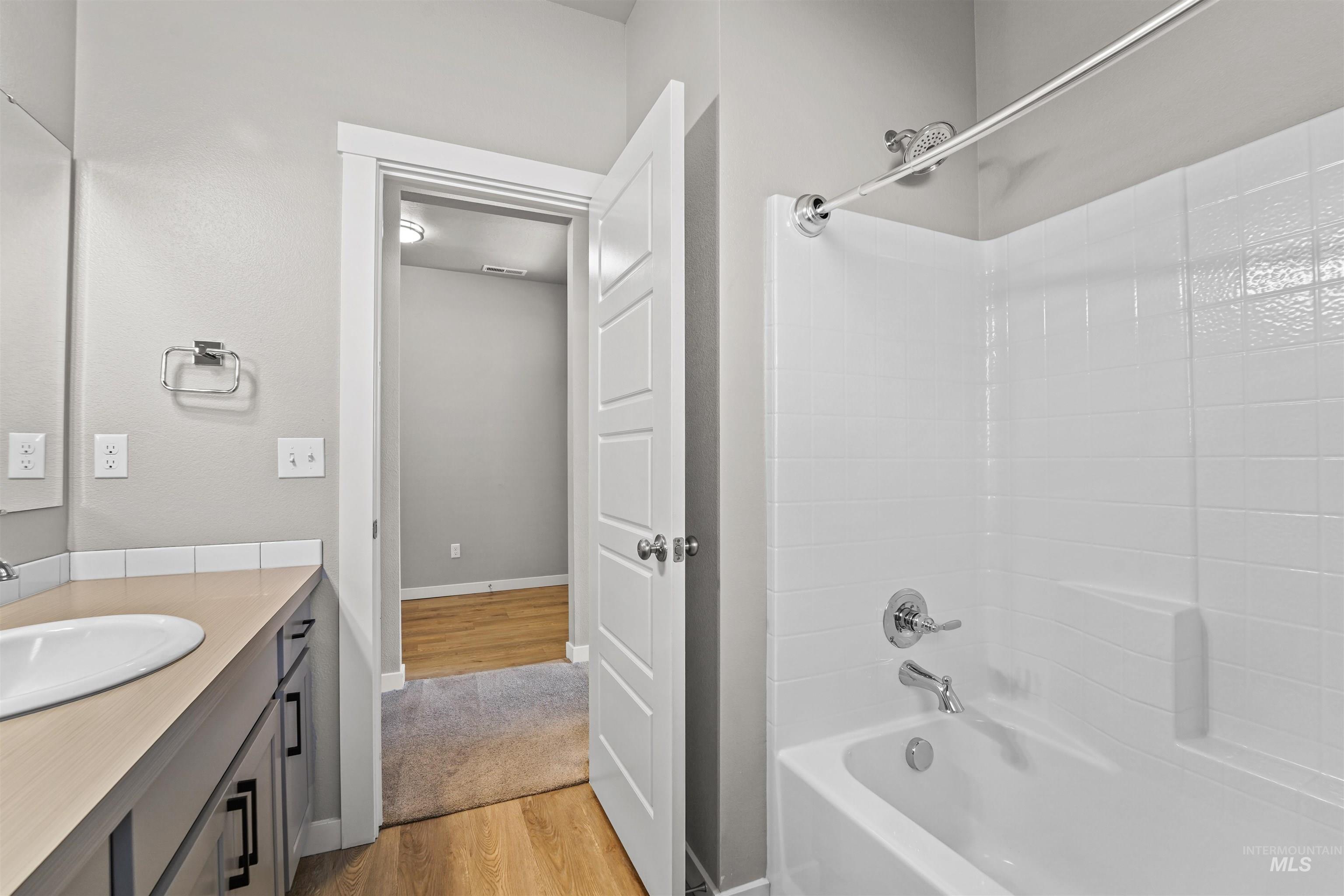 5482 N Maplestone Ave.