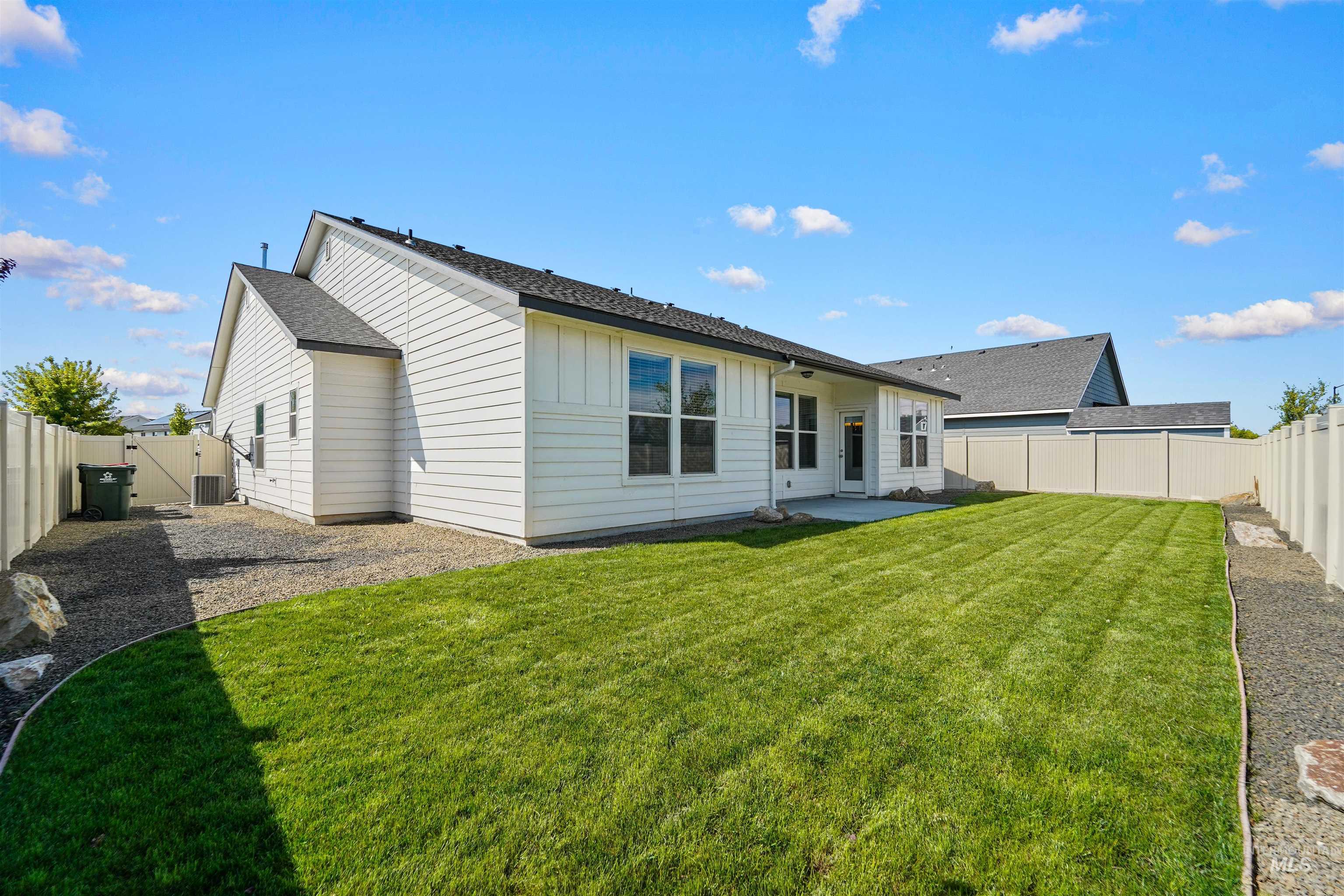 5482 N Maplestone Ave.