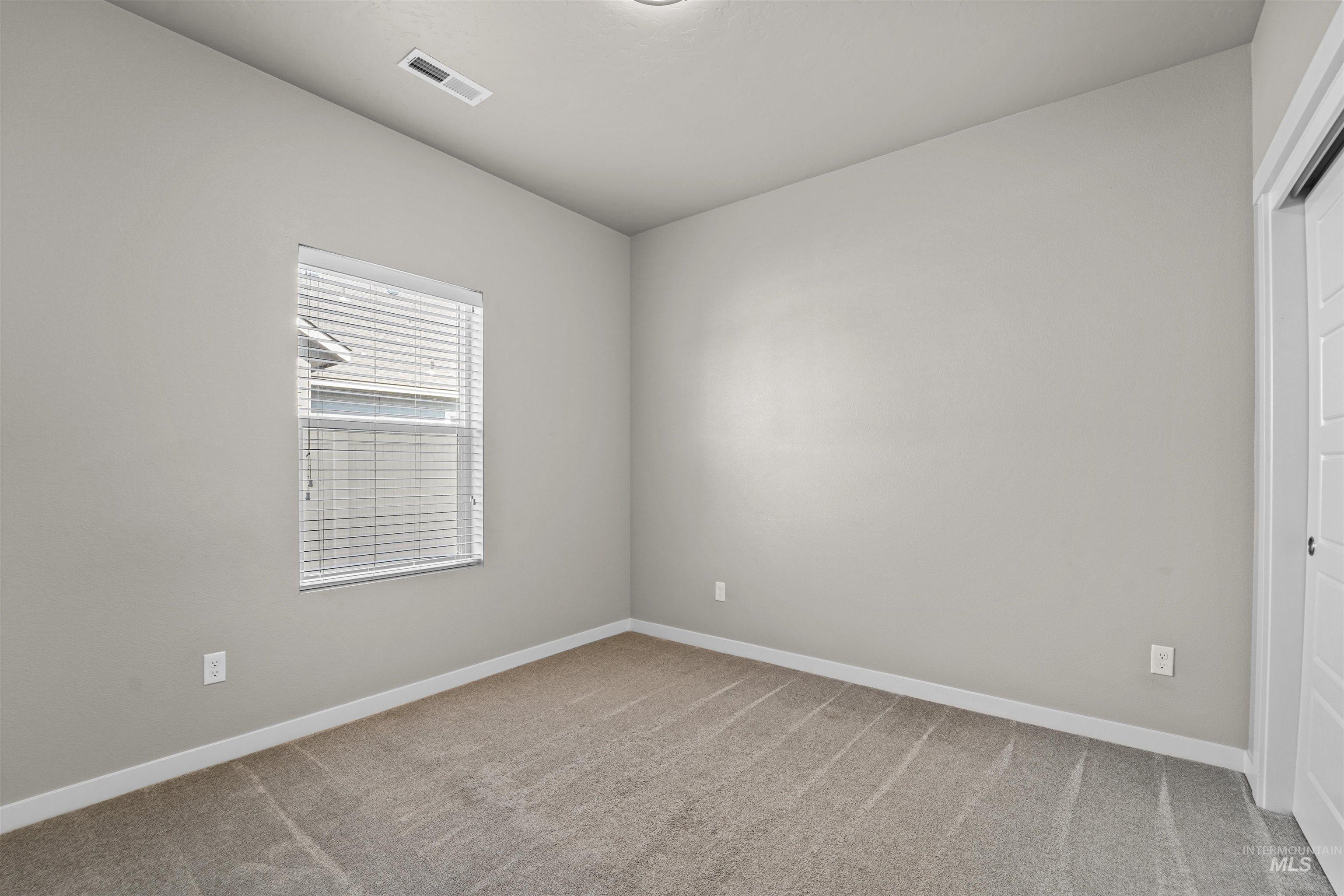 5482 N Maplestone Ave.
