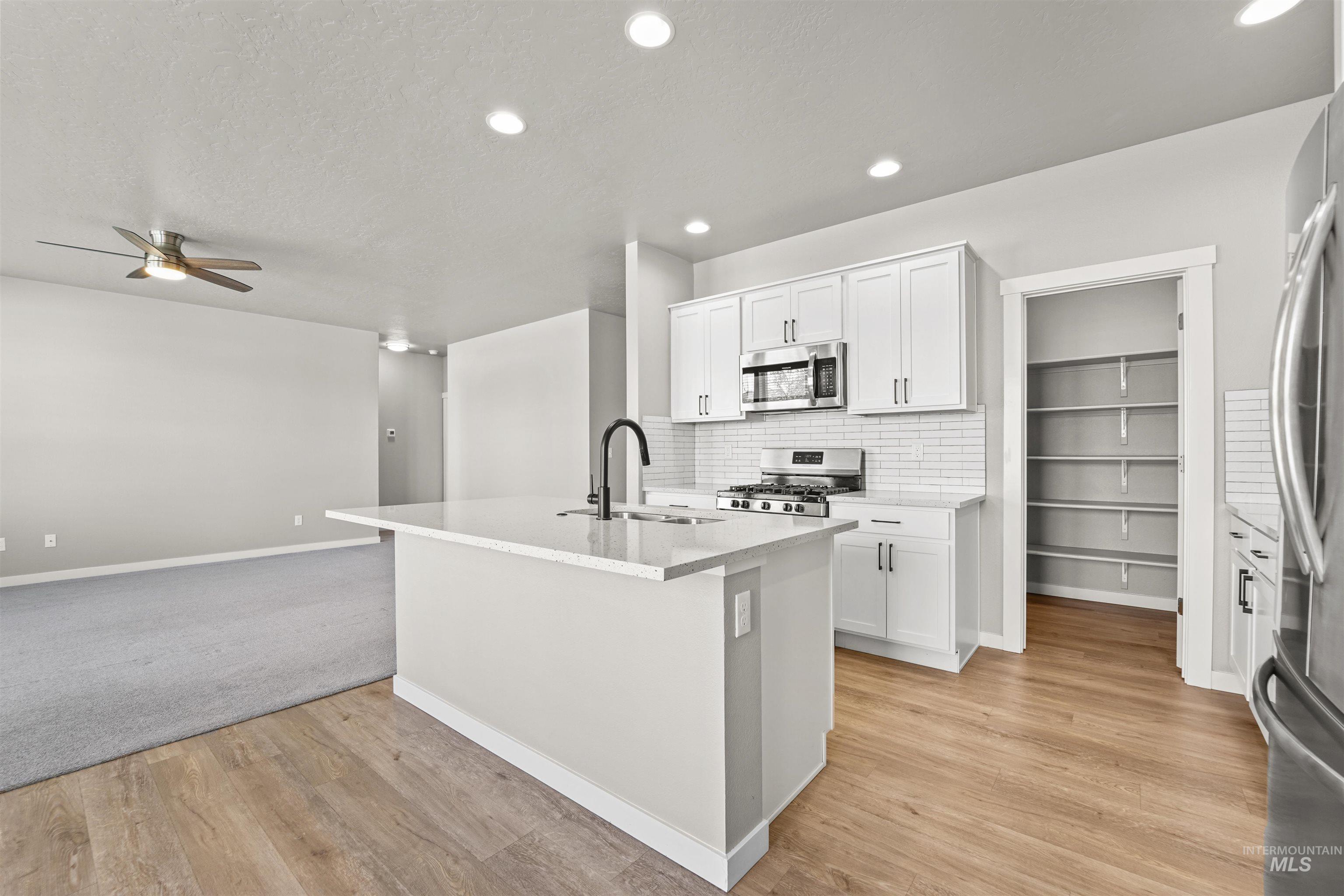 5482 N Maplestone Ave.