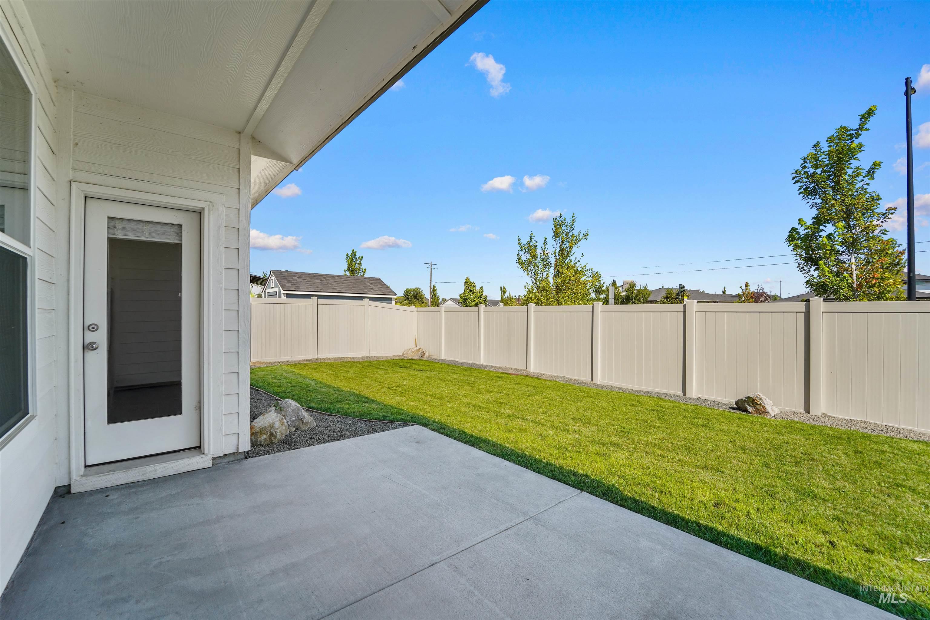 5482 N Maplestone Ave.