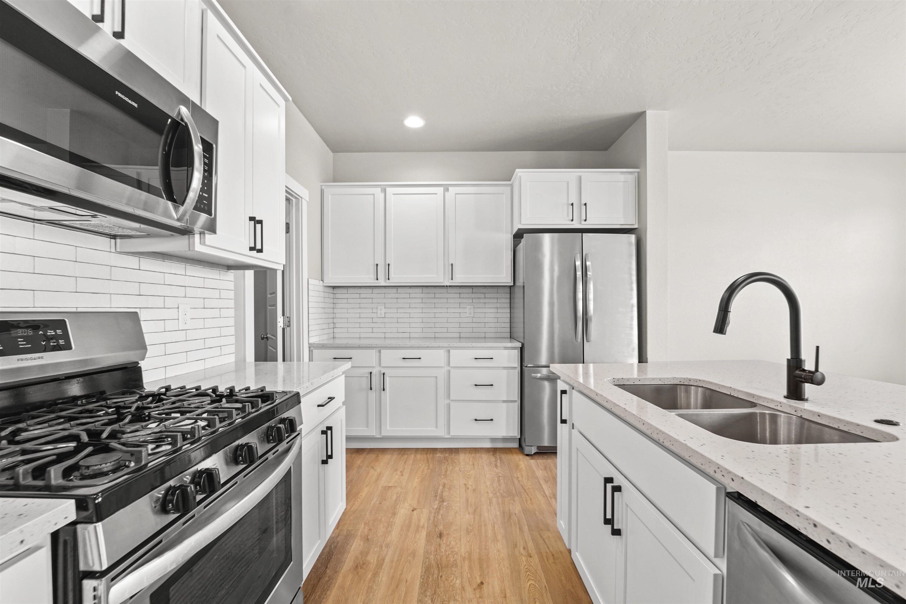 5482 N Maplestone Ave.