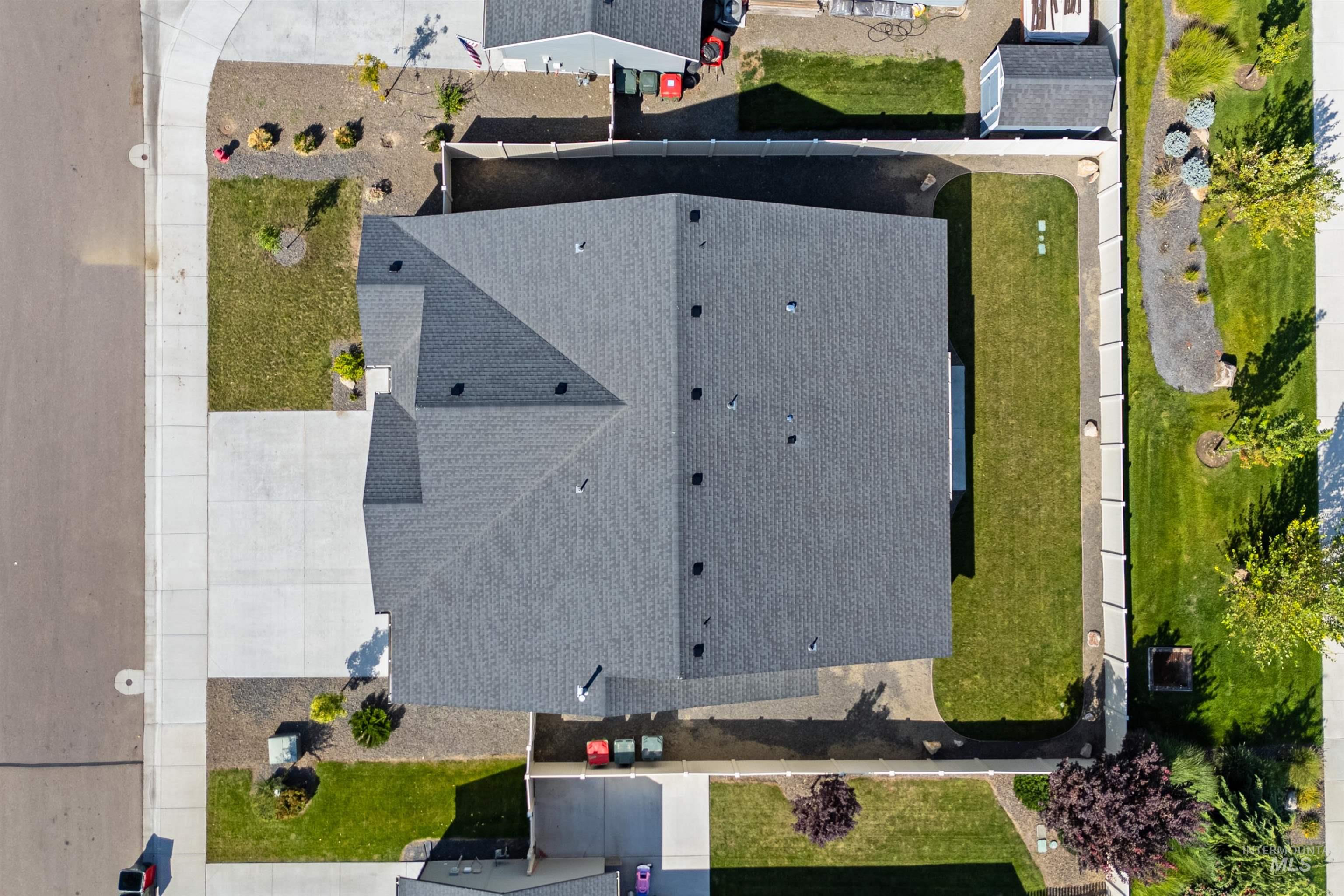 5482 N Maplestone Ave.