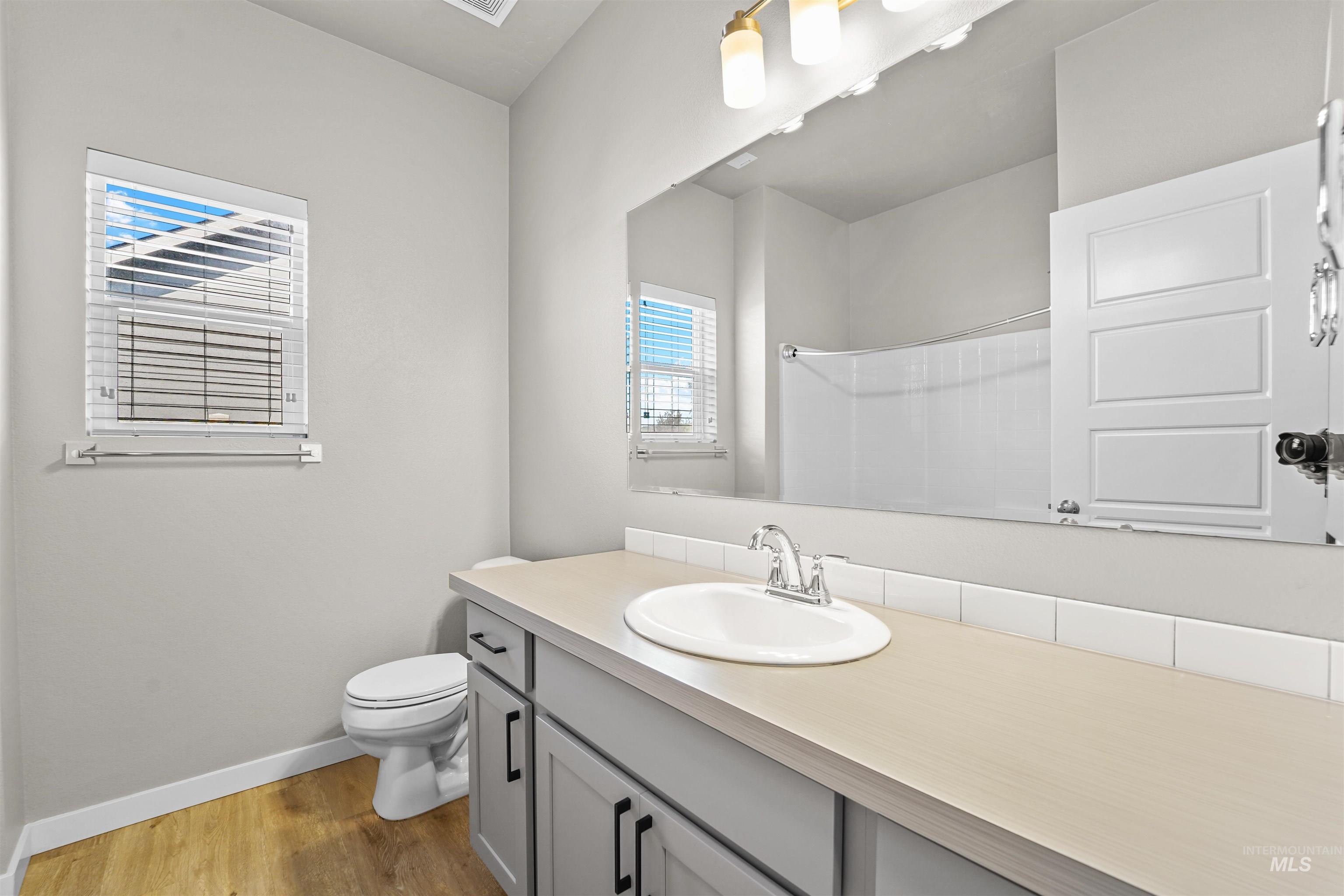 5482 N Maplestone Ave.