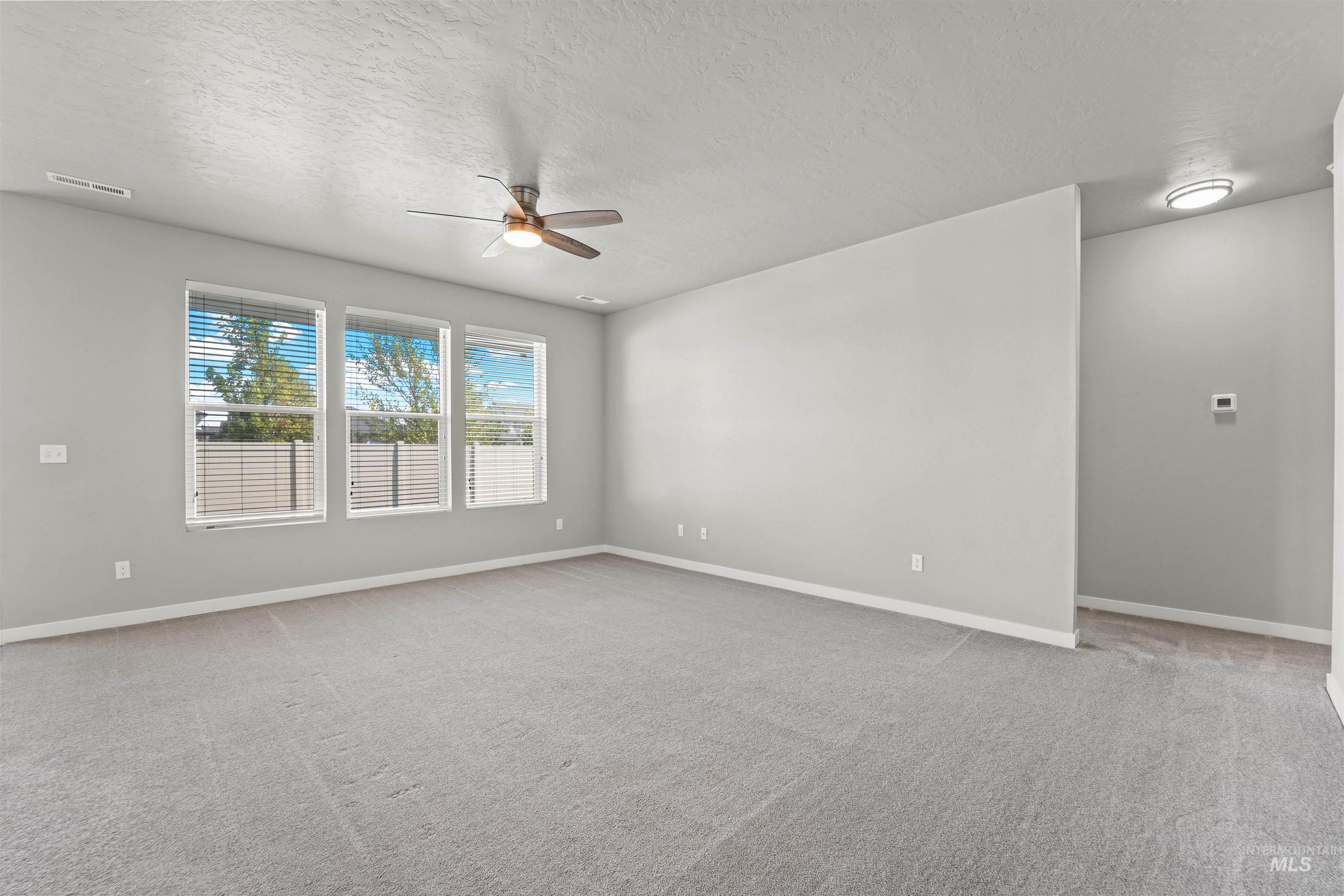 5482 N Maplestone Ave.