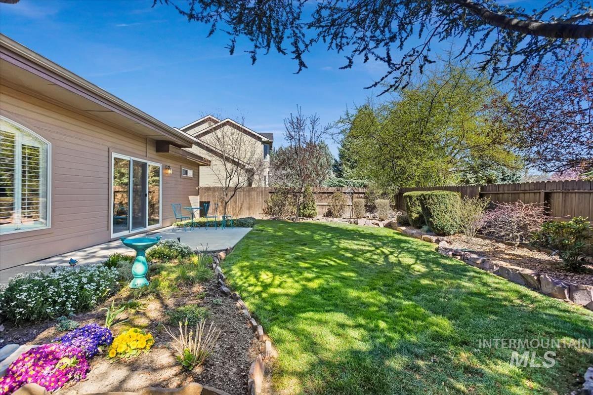 1406 N Lopez