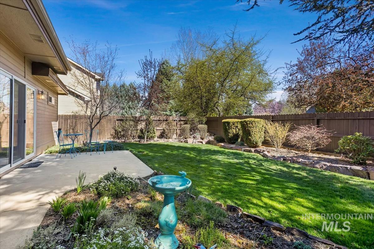 1406 N Lopez