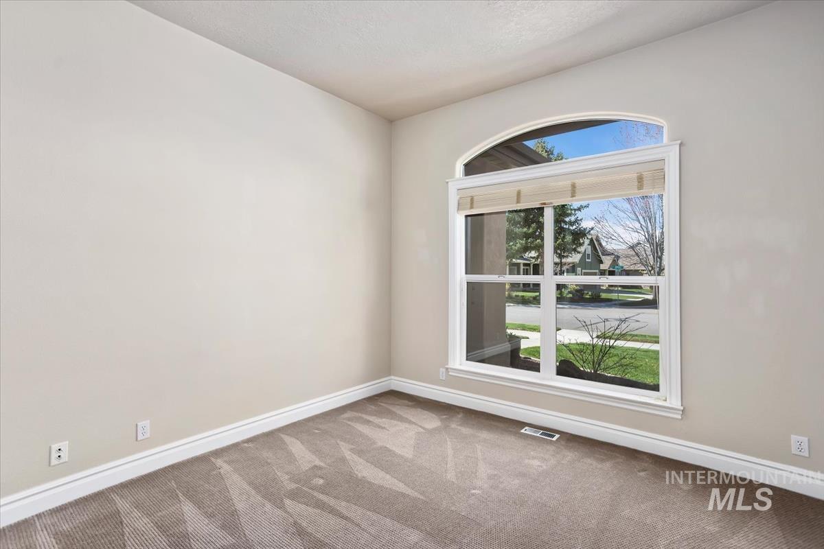 1406 N Lopez