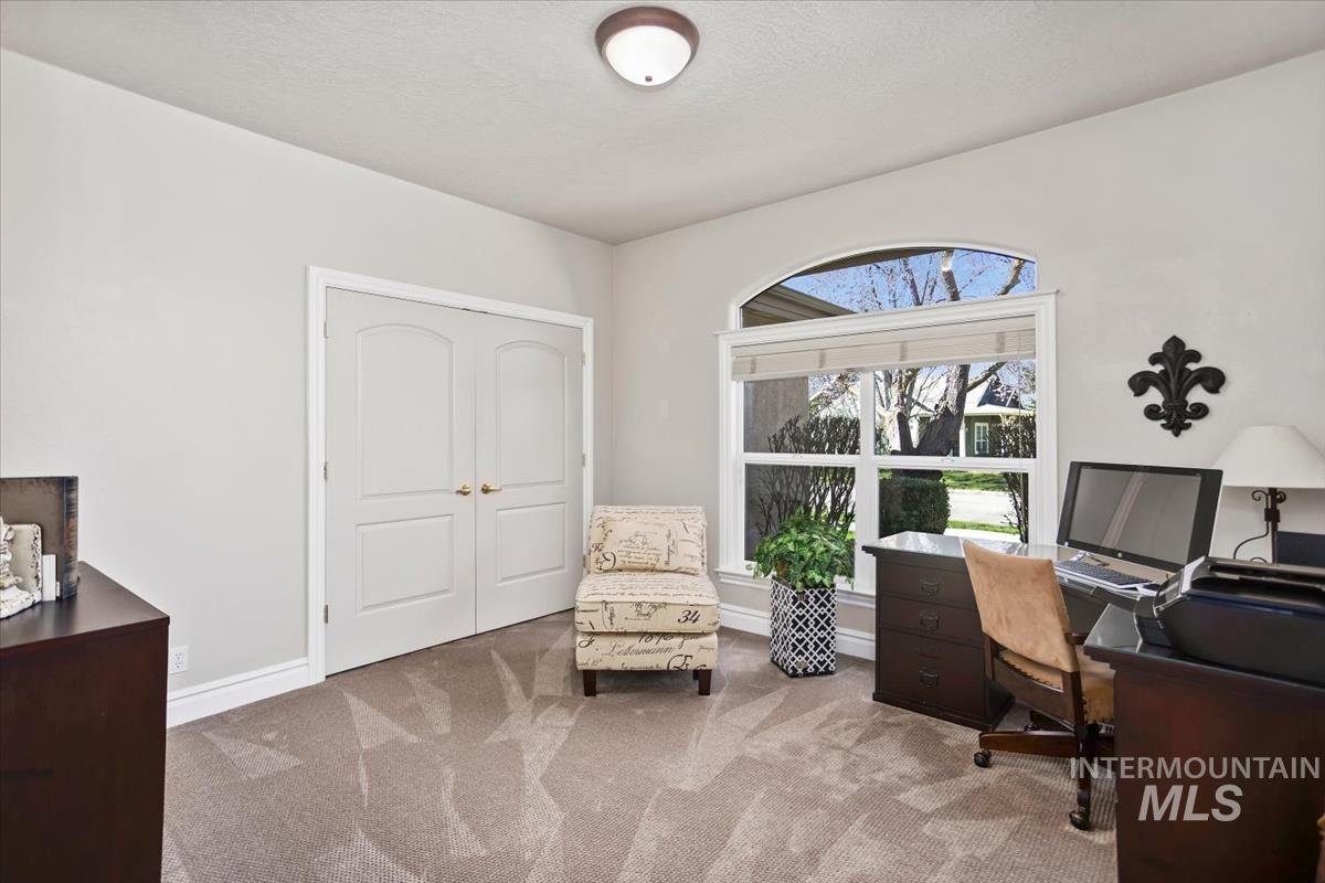 1406 N Lopez
