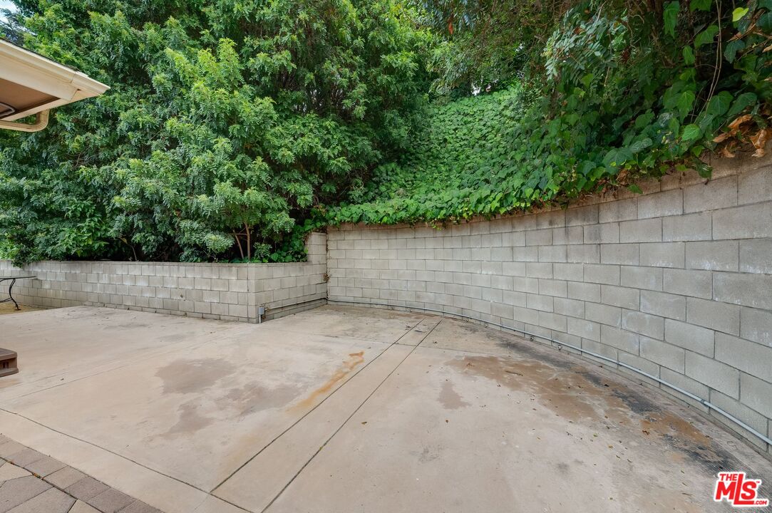 4715 Presidio Dr