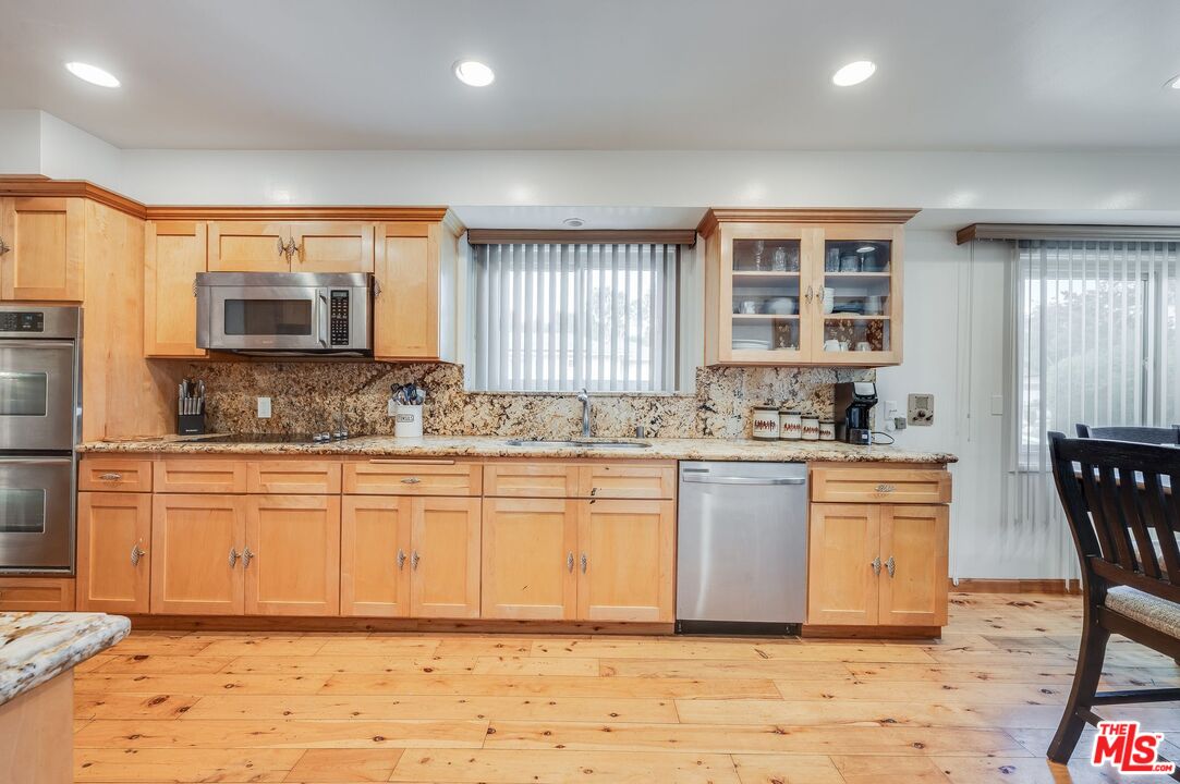 4715 Presidio Dr