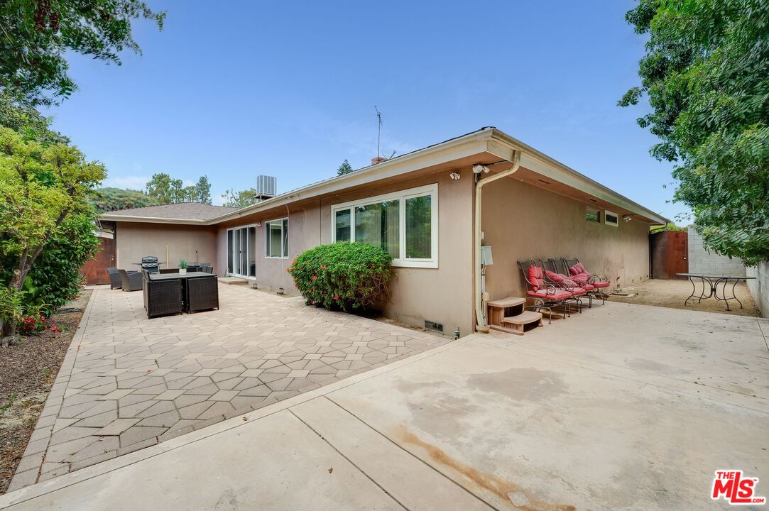 4715 Presidio Dr