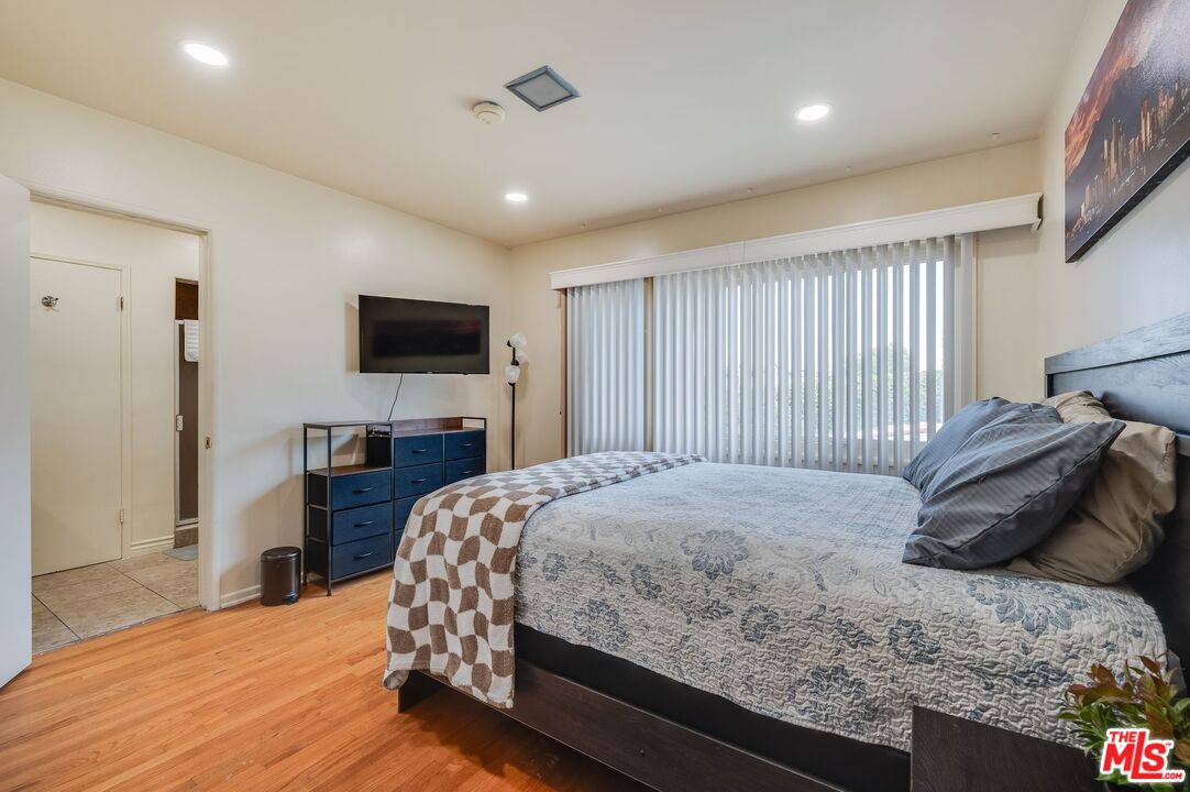 4715 Presidio Dr